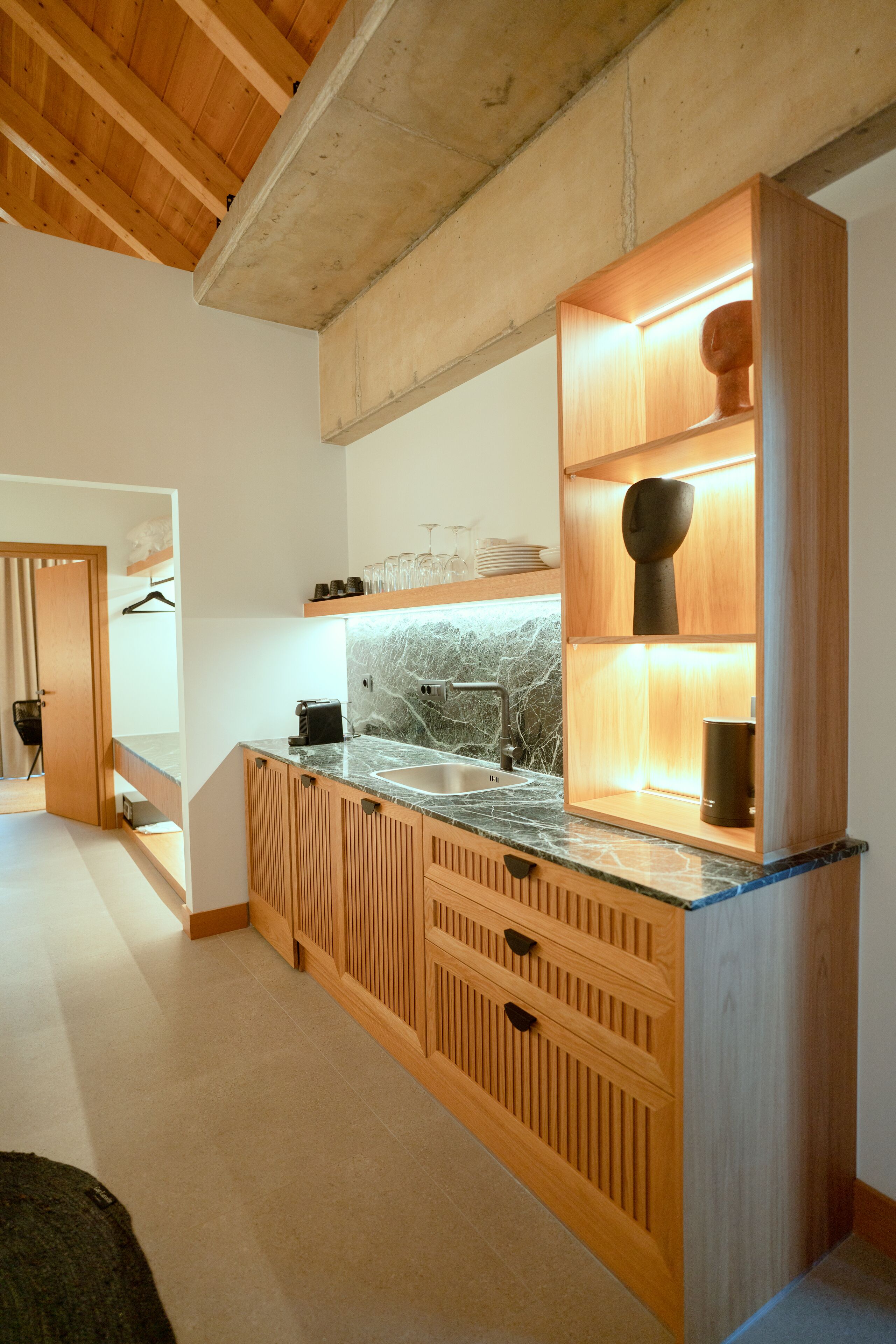 Capital Luxury Suites 0*