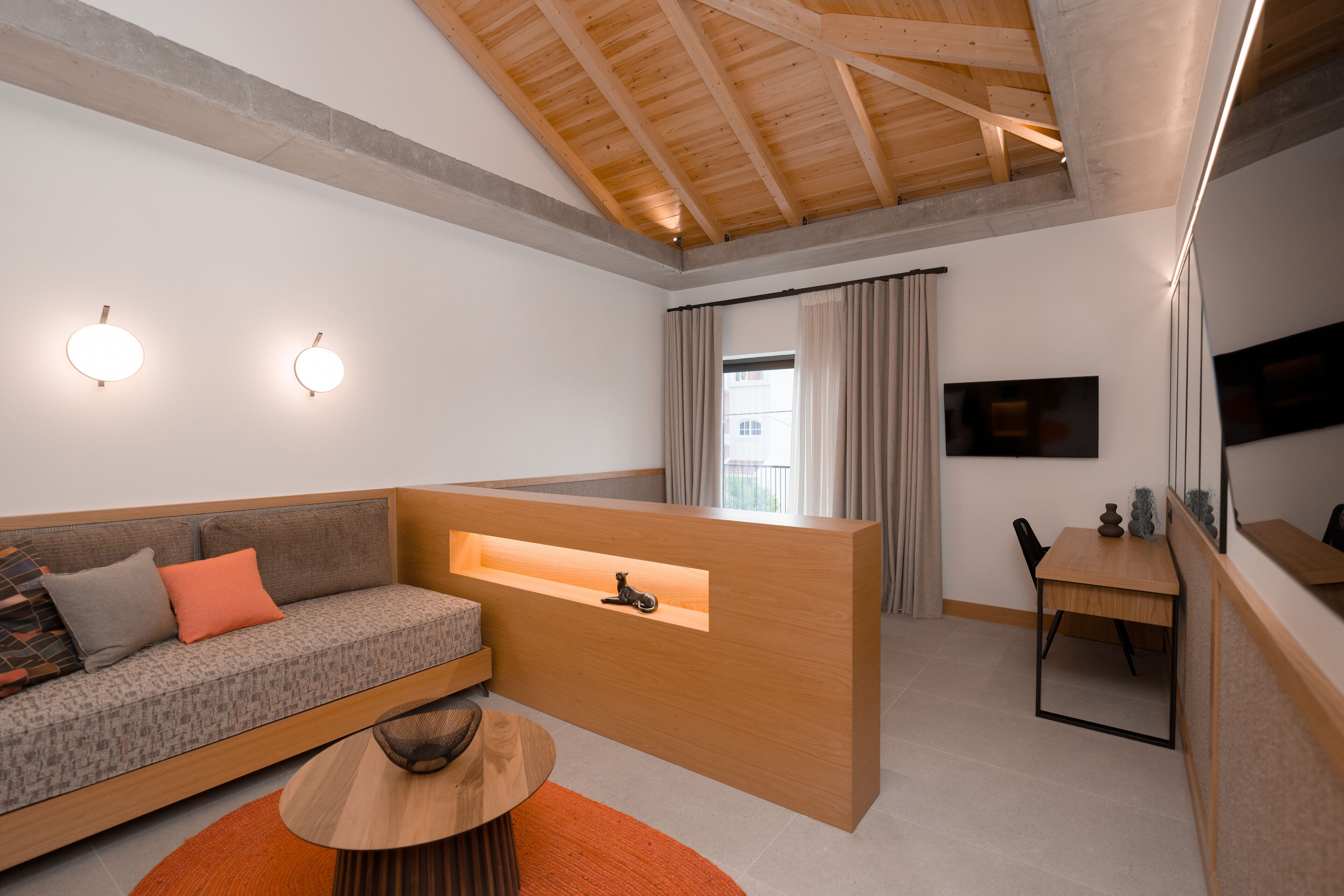 Capital Luxury Suites 0*