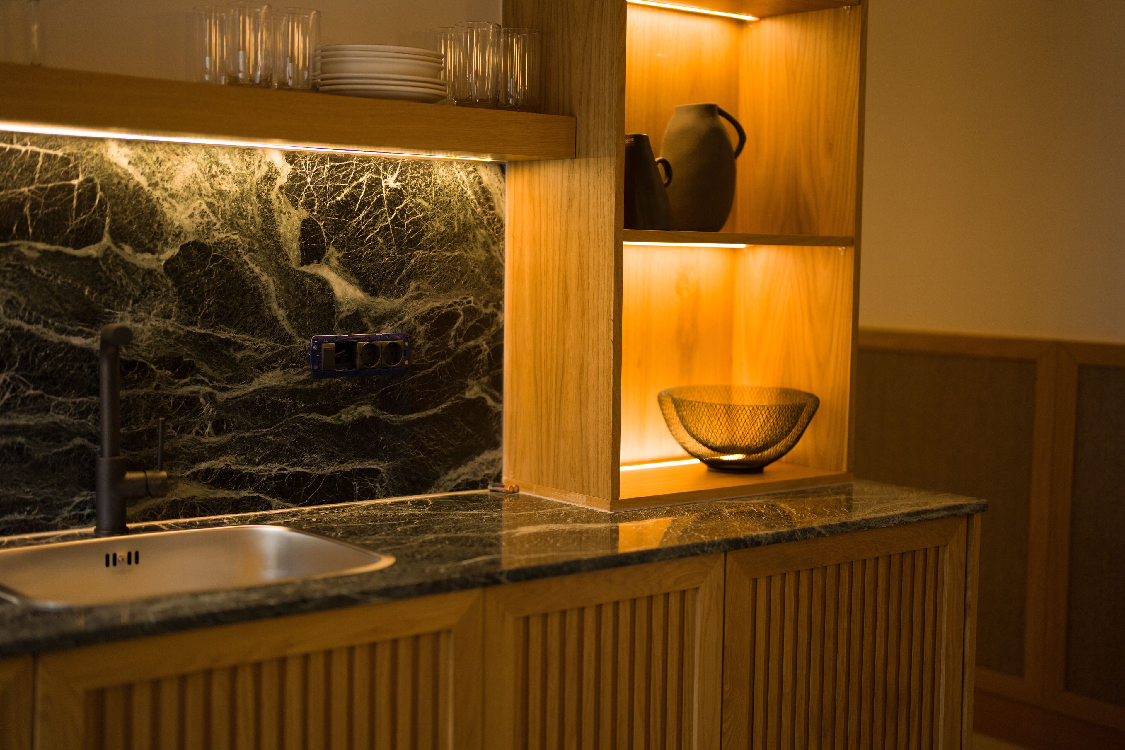 Capital Luxury Suites 0*