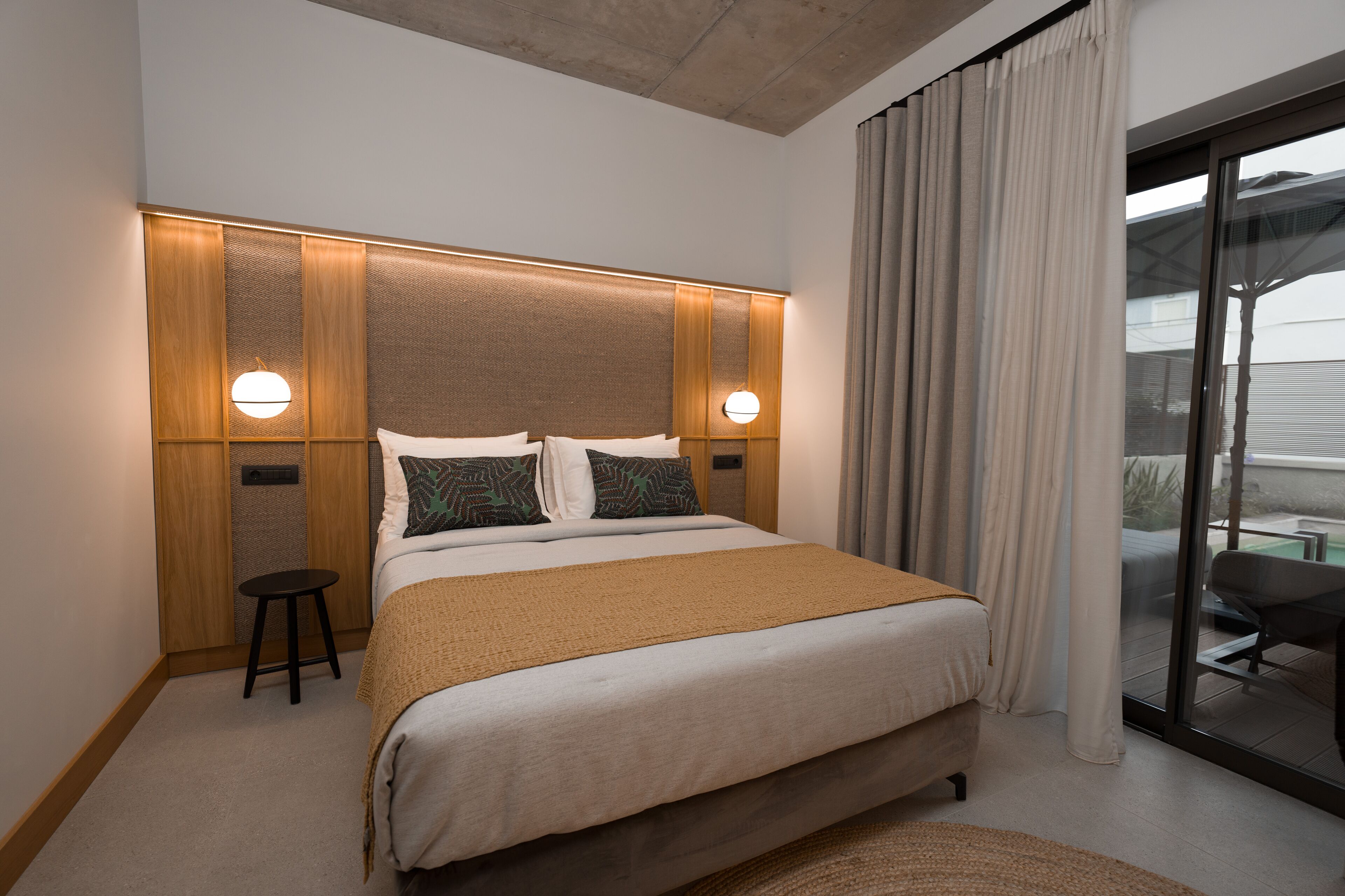 Capital Luxury Suites 0*