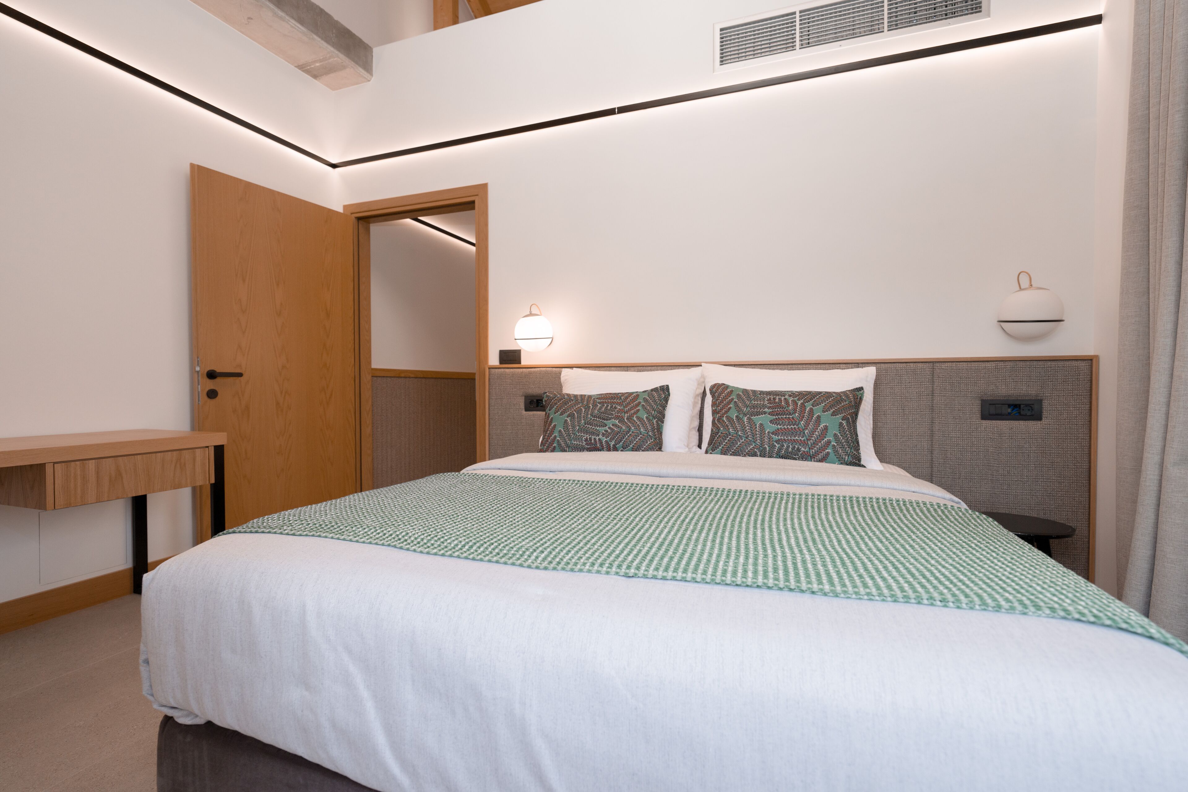 Capital Luxury Suites 0*