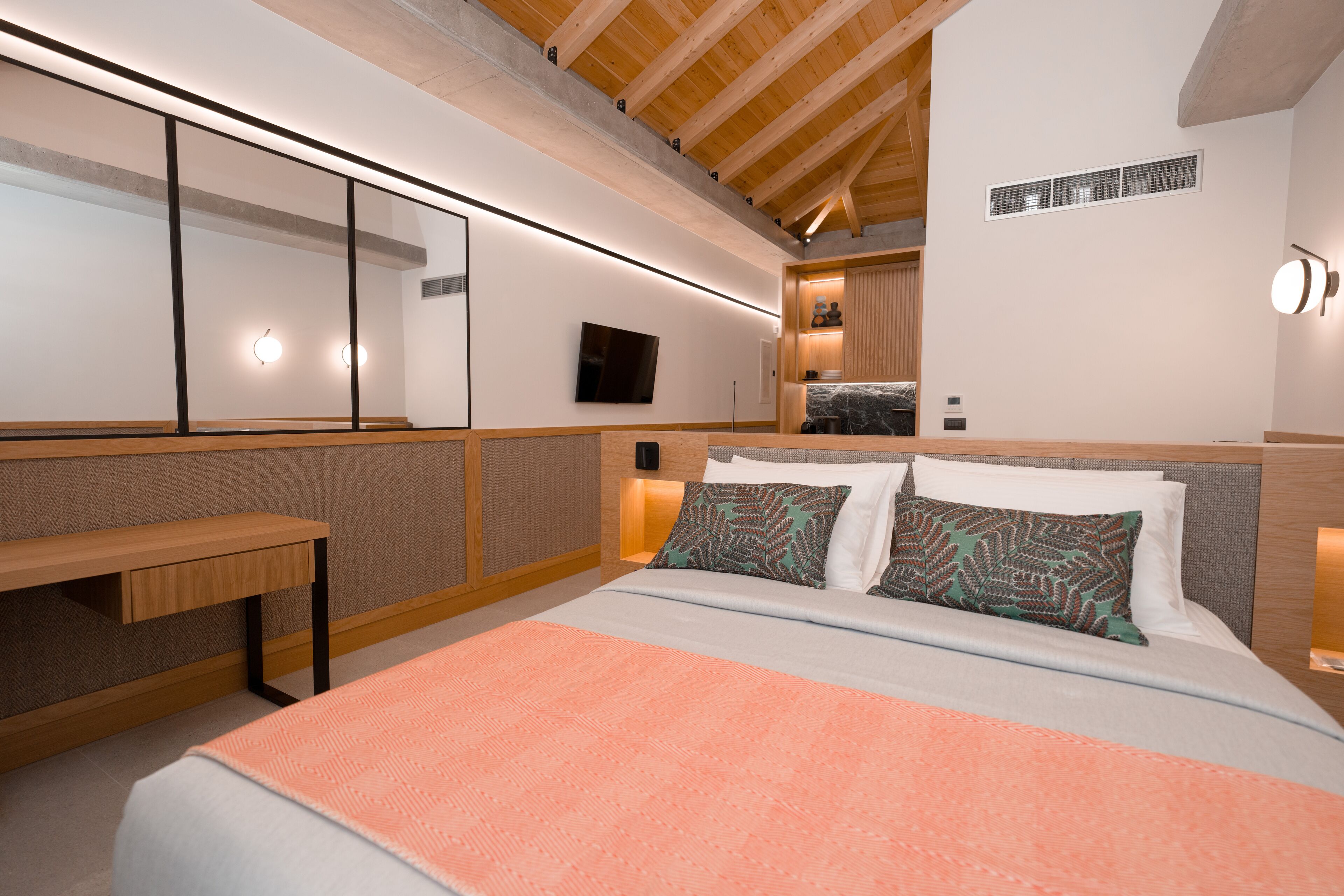 Capital Luxury Suites 0*