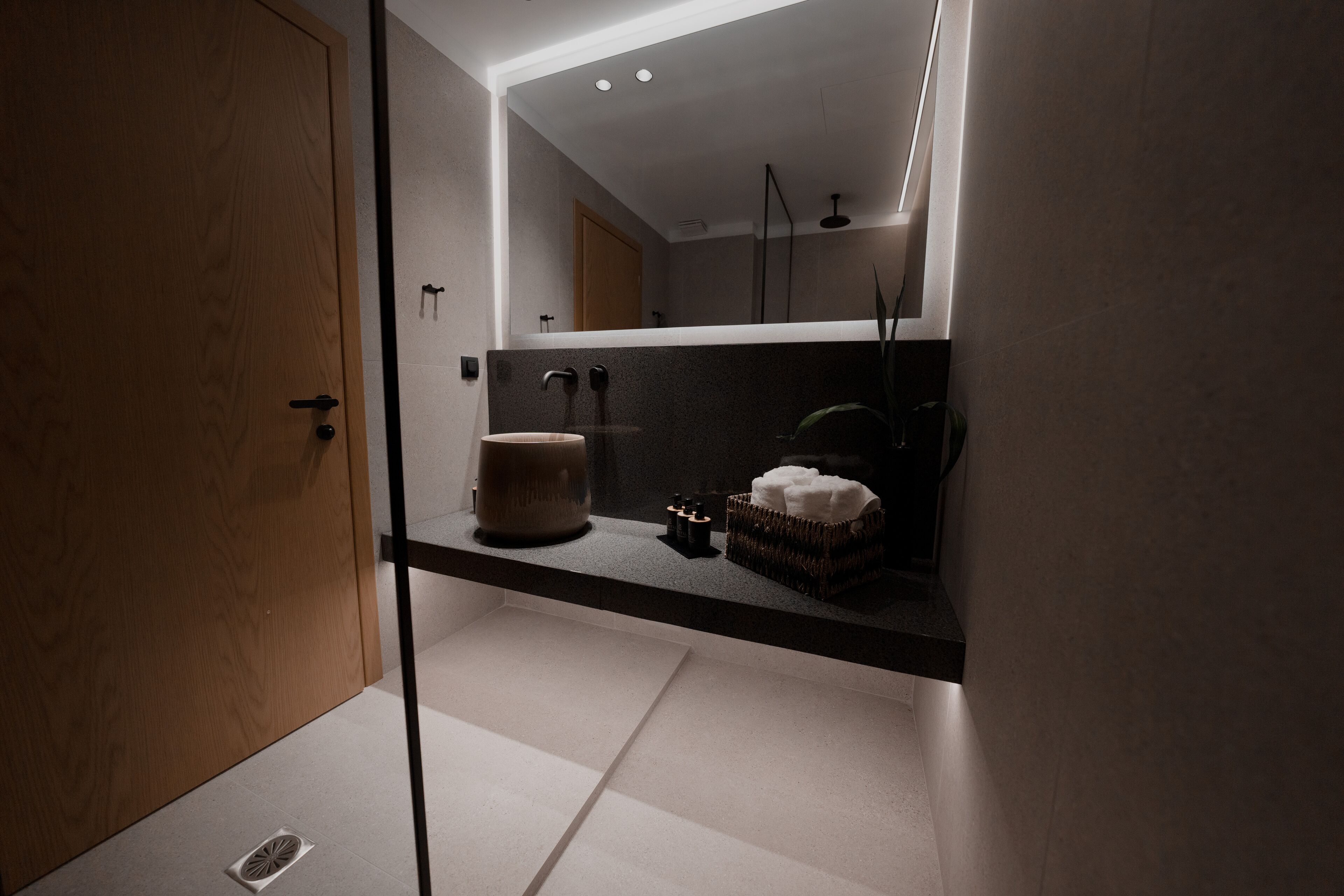 Capital Luxury Suites 0*