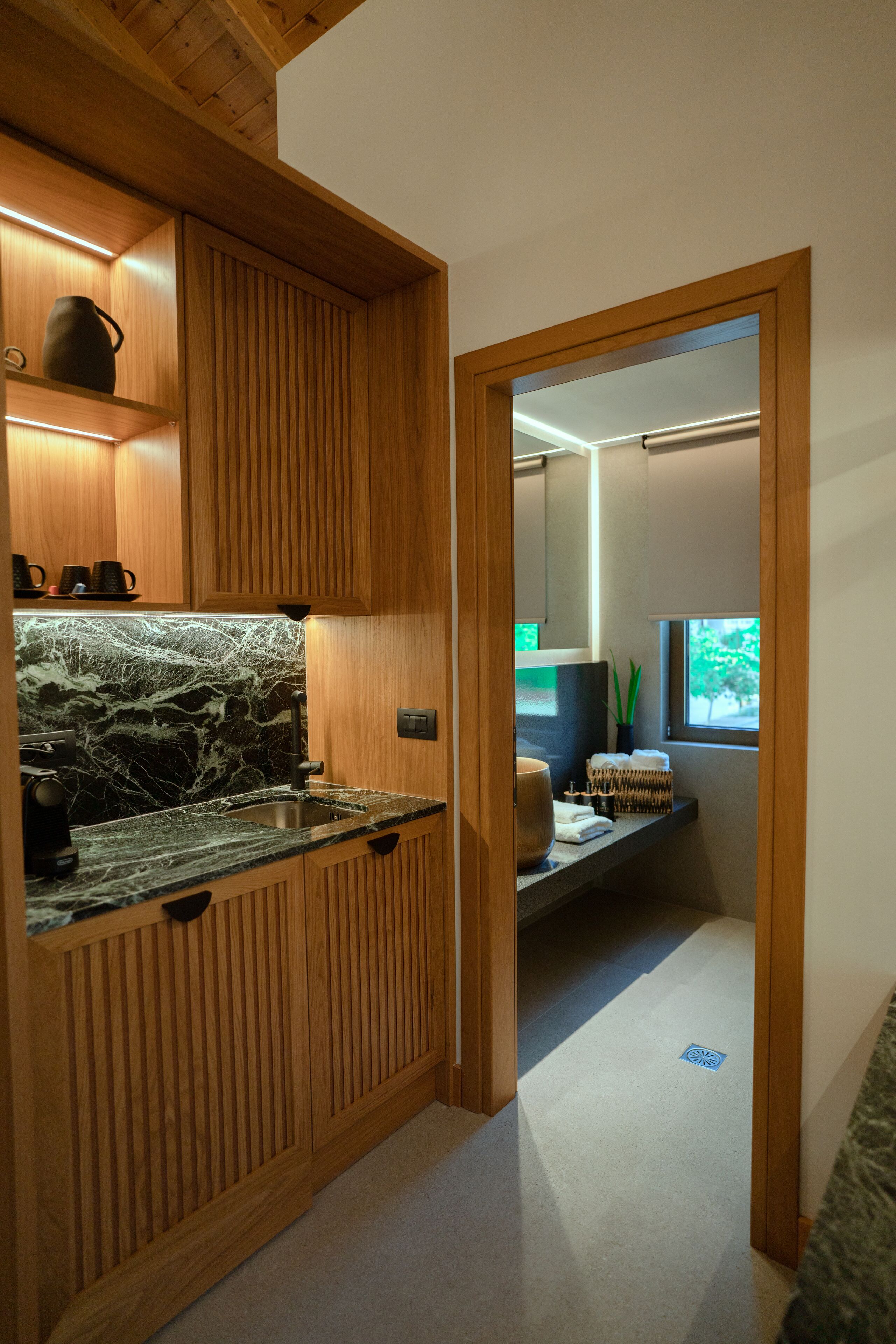 Capital Luxury Suites 0*