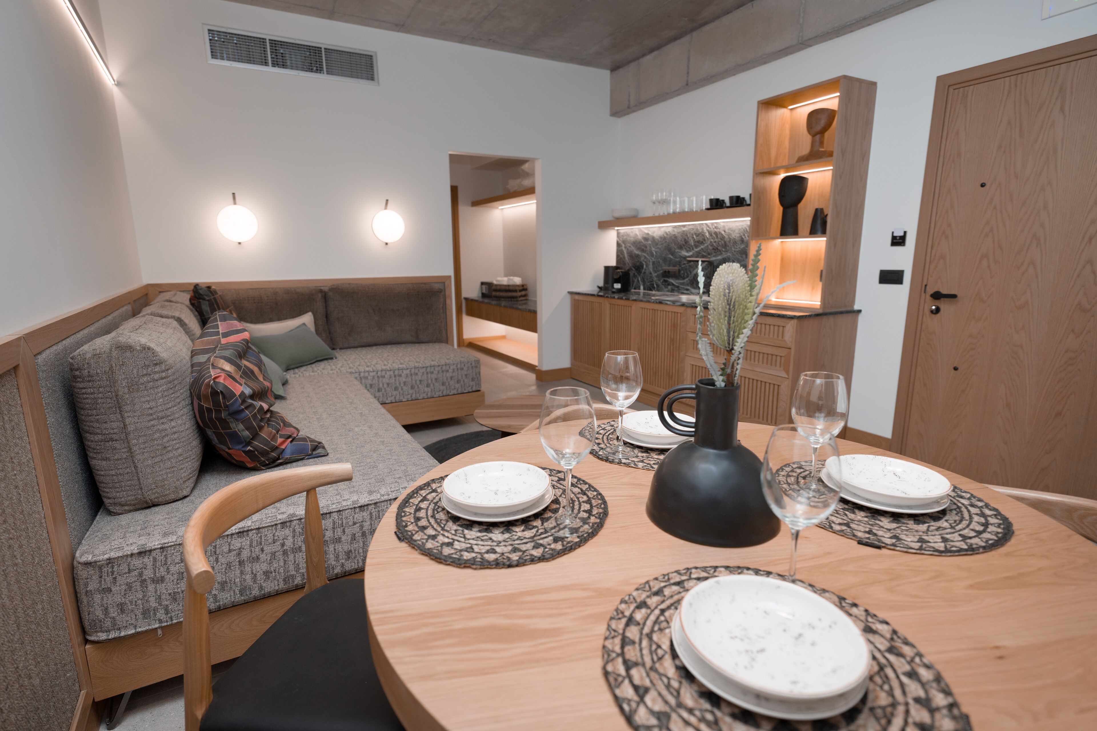Capital Luxury Suites 0*