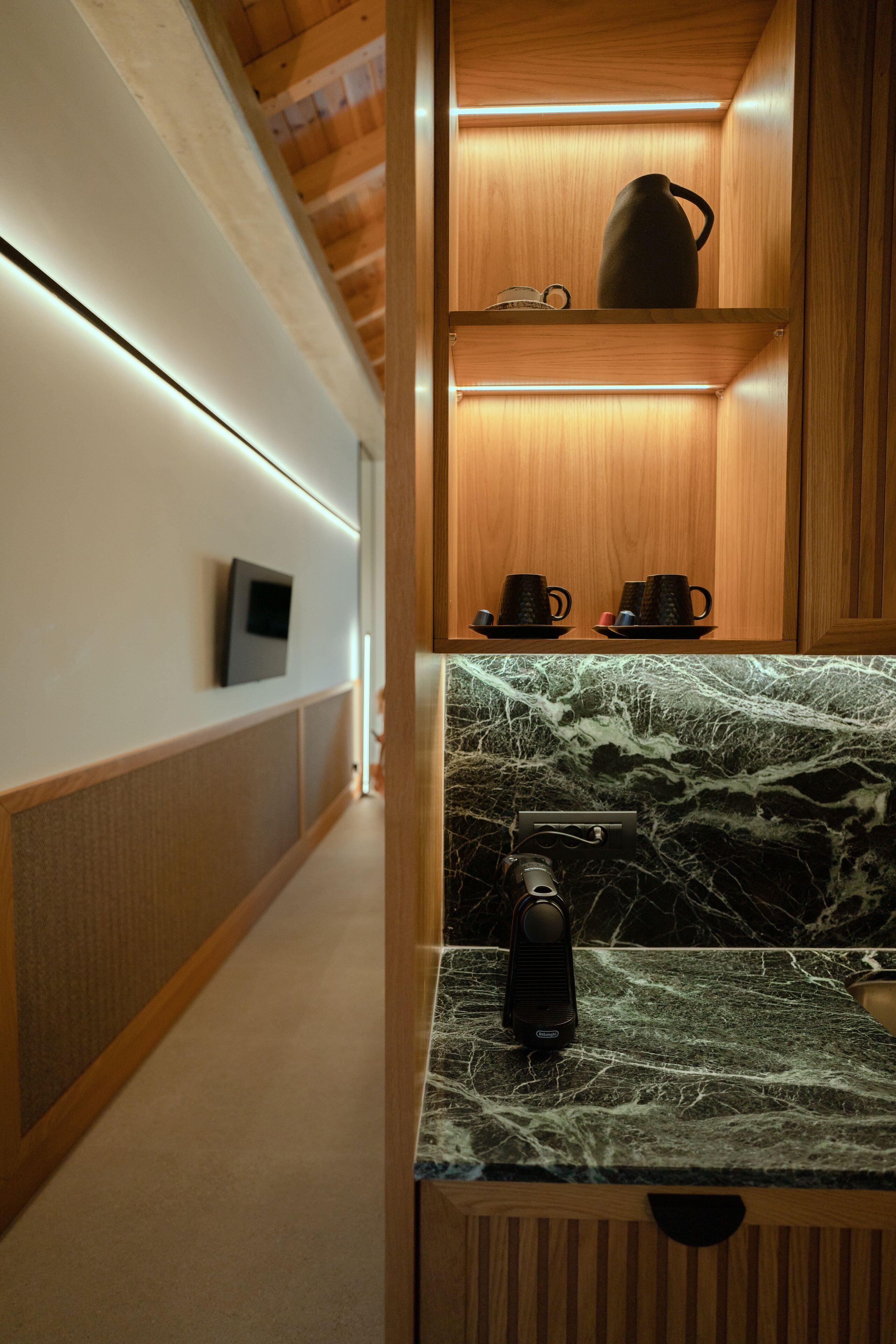 Capital Luxury Suites 0*