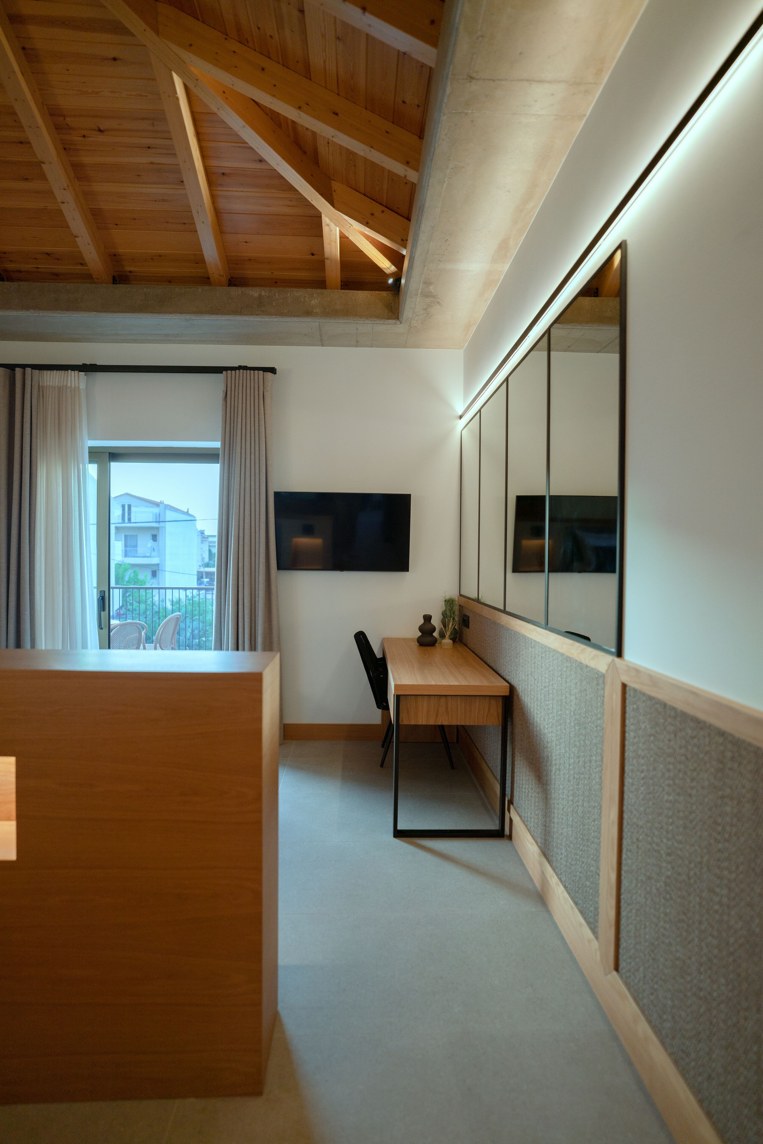 Capital Luxury Suites 0*