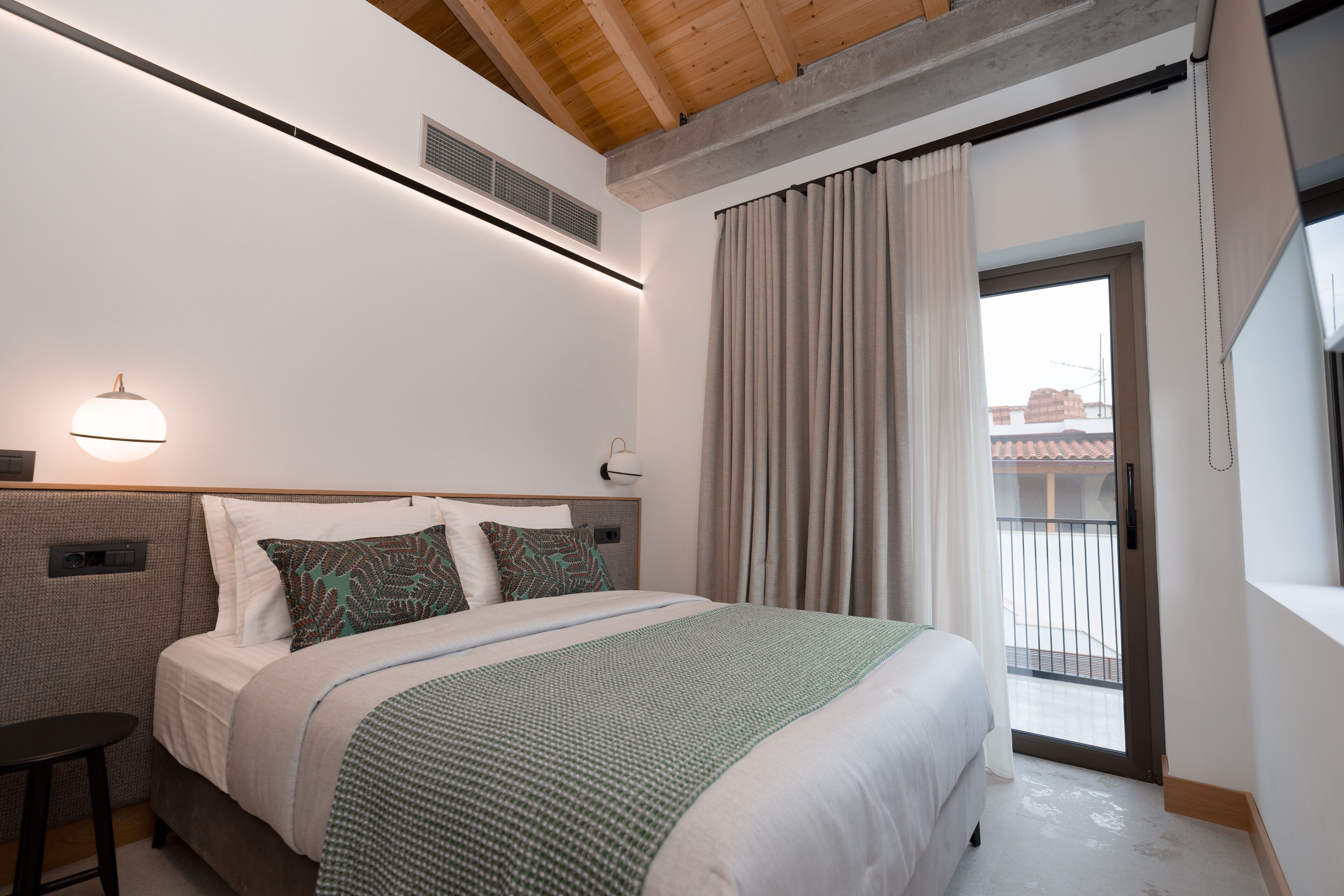 Capital Luxury Suites 0*