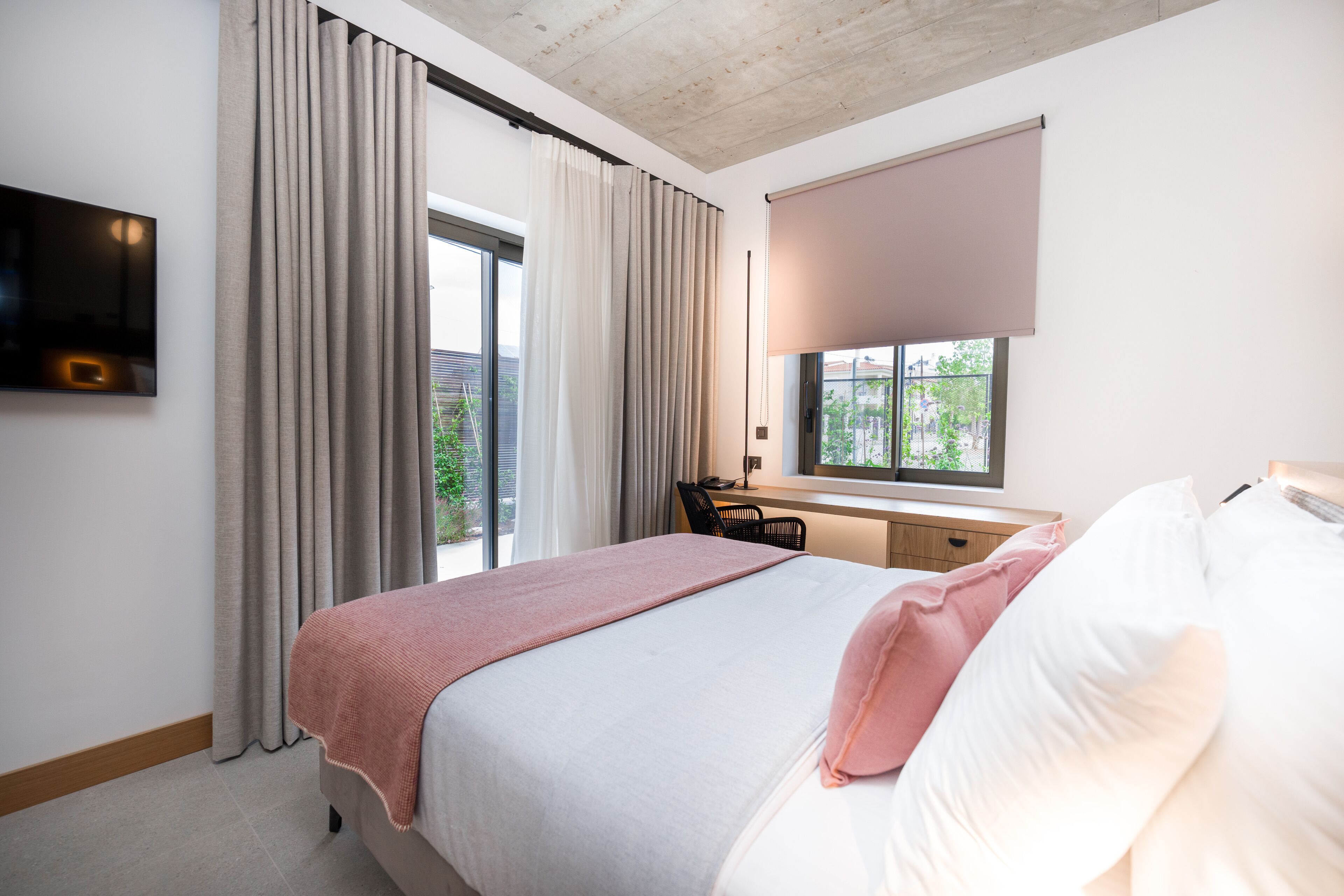 Capital Luxury Suites 0*