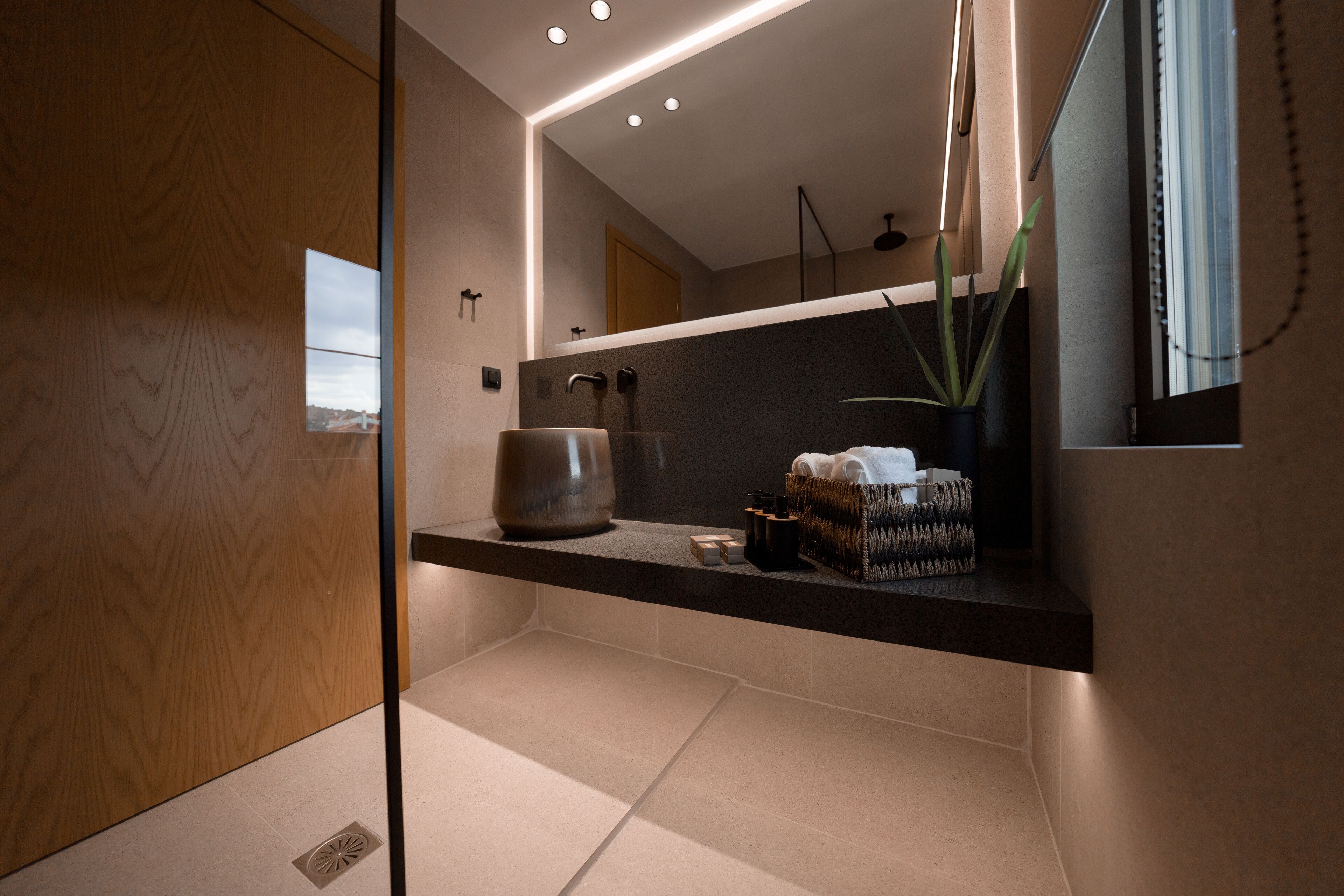 Capital Luxury Suites 0*
