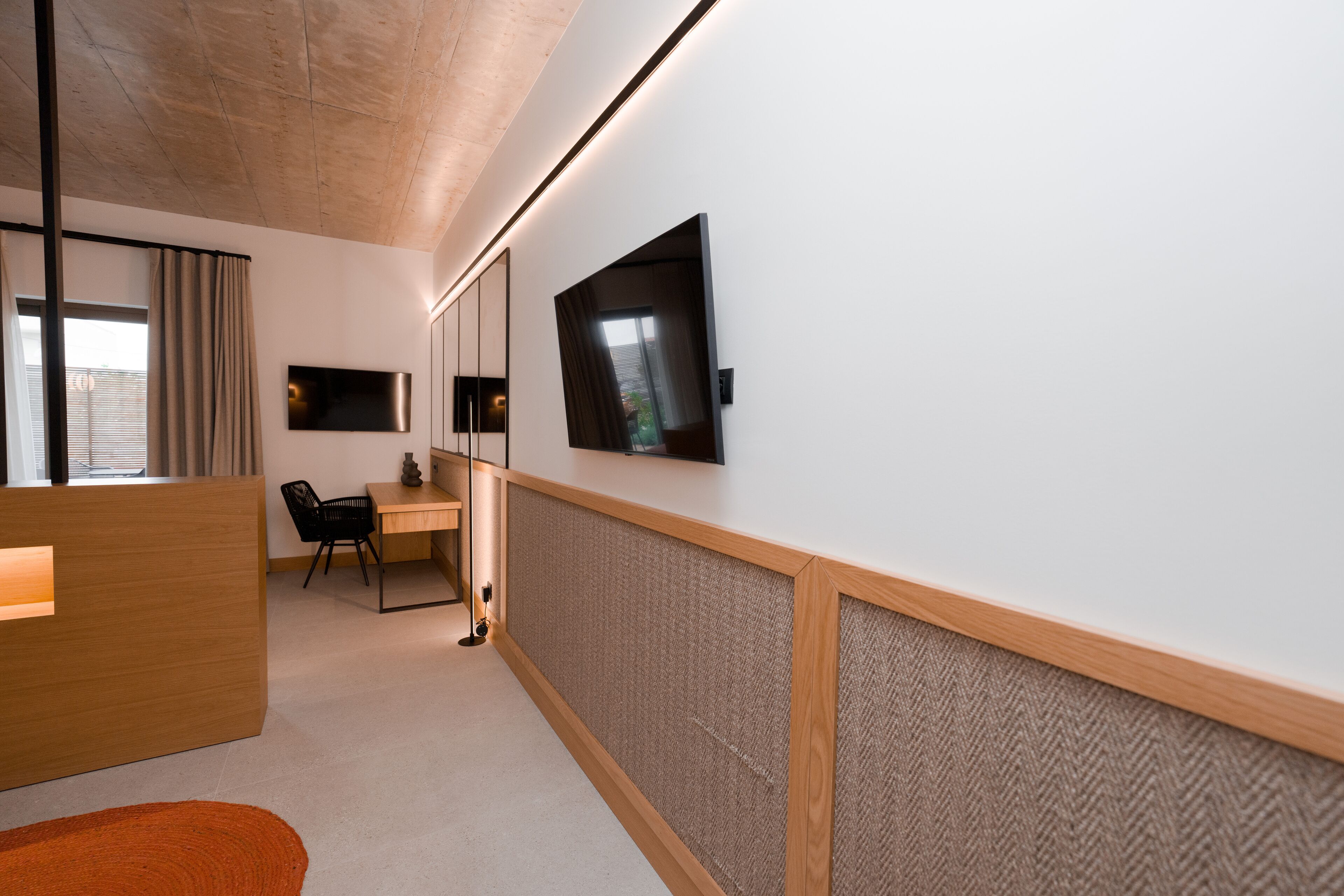 Capital Luxury Suites 0*