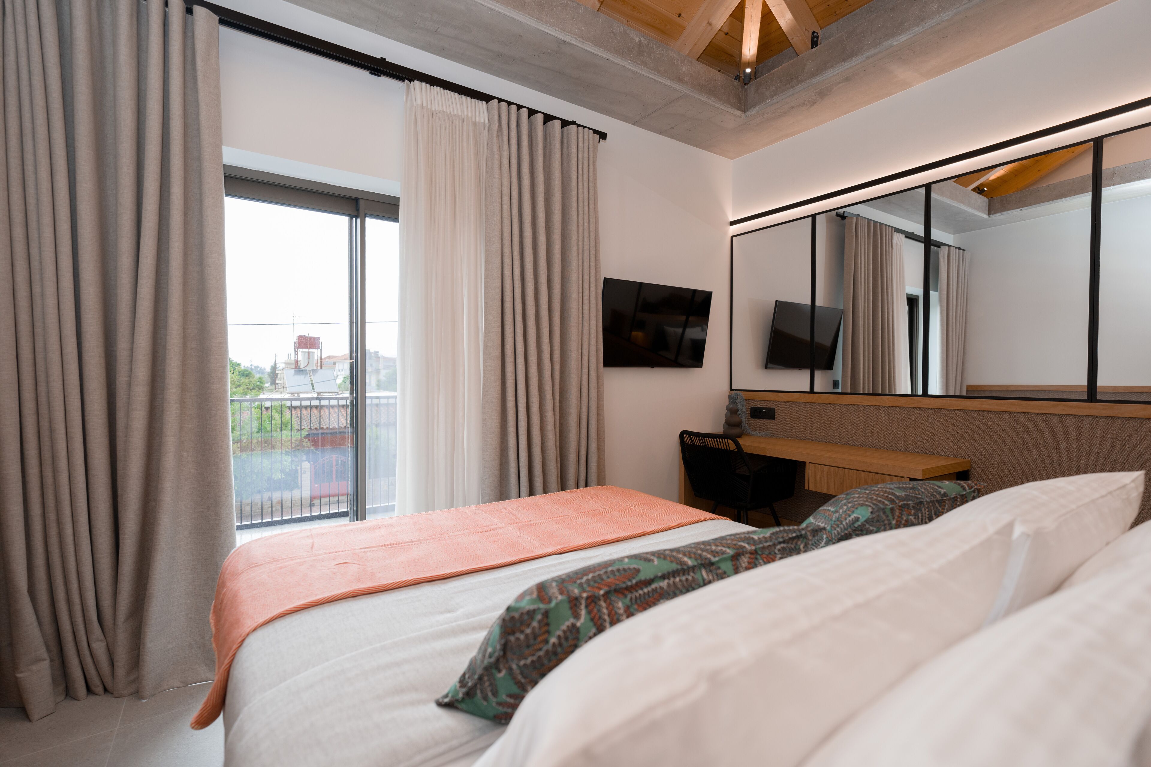 Capital Luxury Suites 0*
