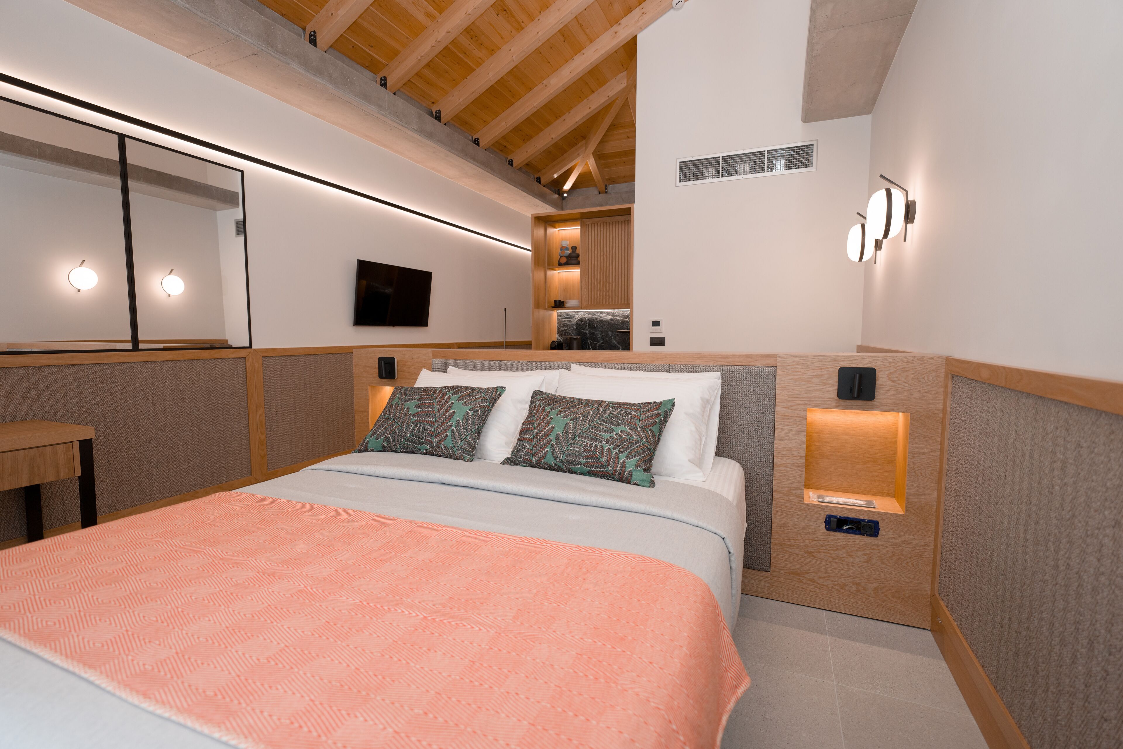 Capital Luxury Suites 0*