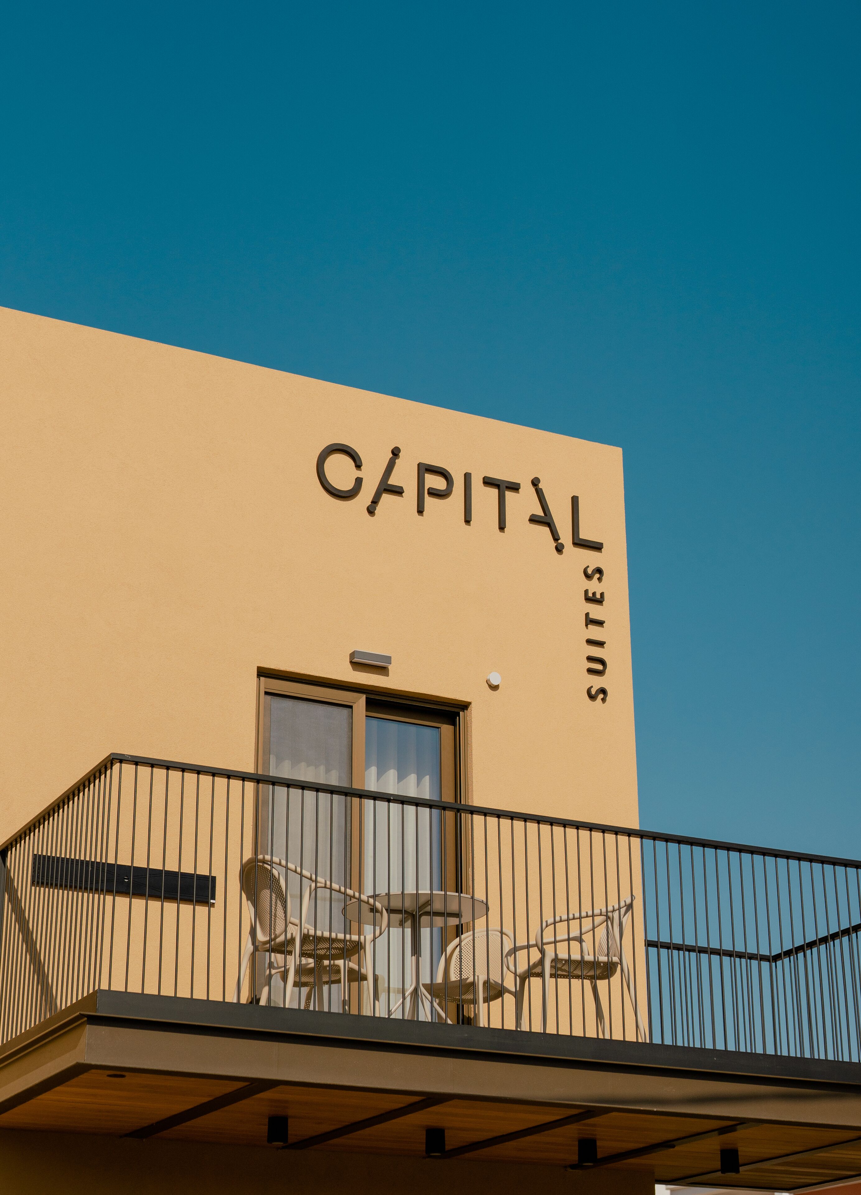 Capital Luxury Suites 0*