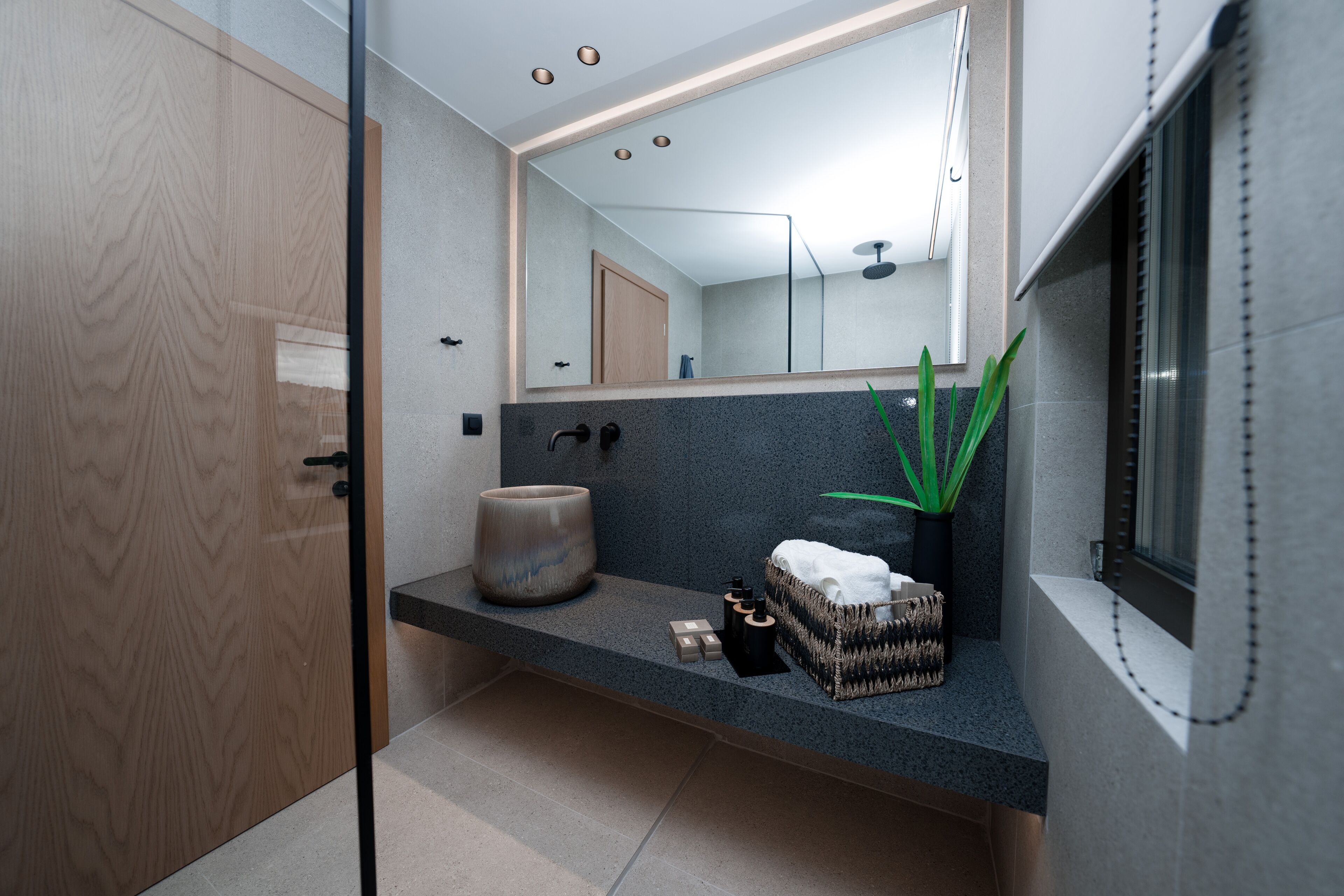 Capital Luxury Suites 0*