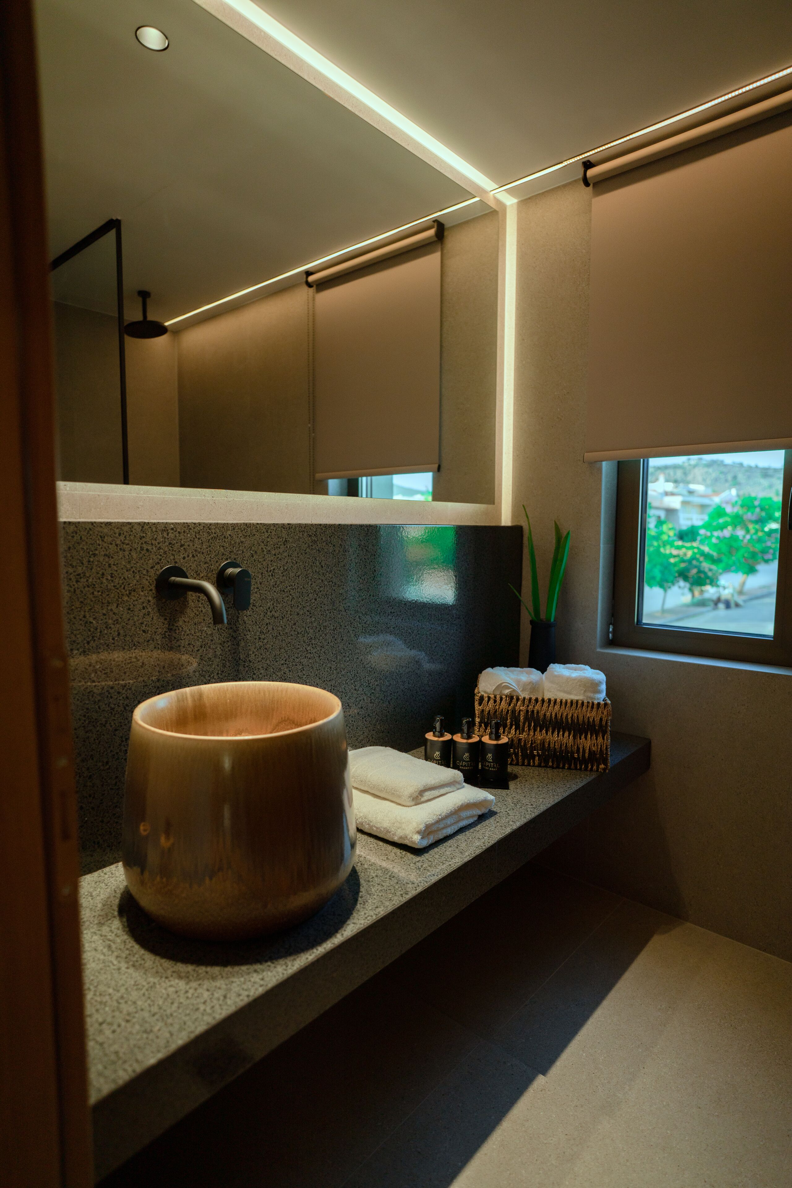Capital Luxury Suites 0*
