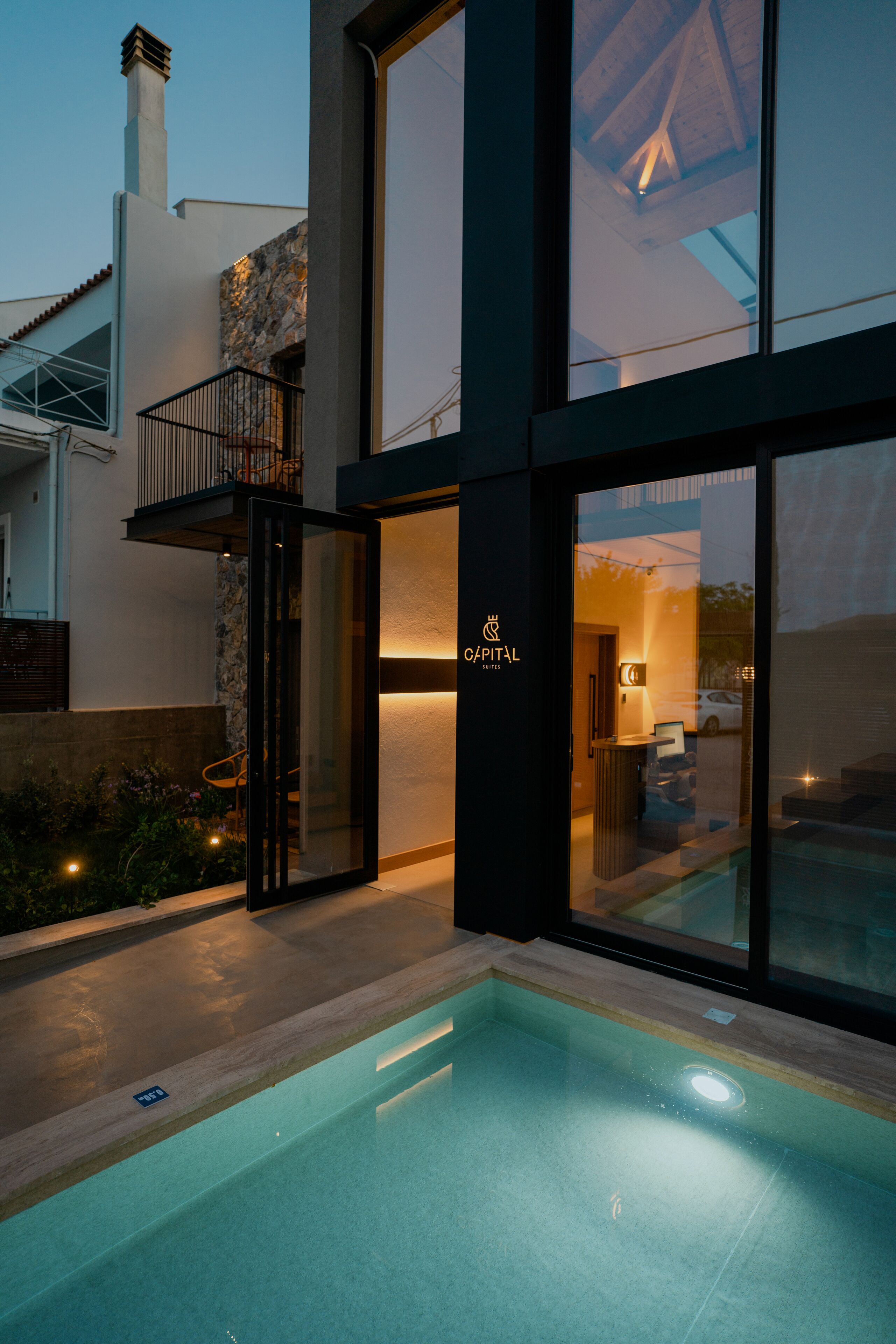 Capital Luxury Suites 0*