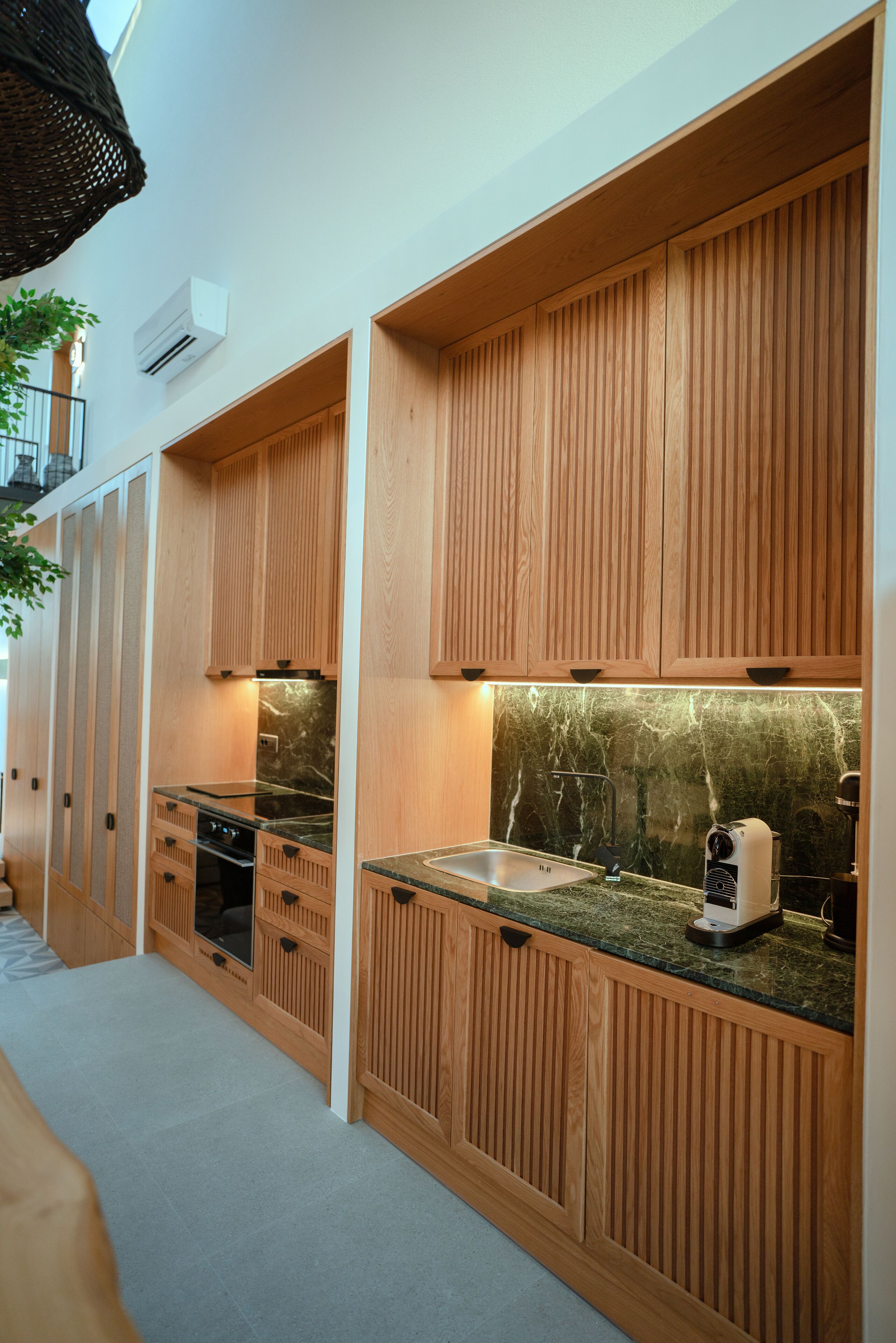Capital Luxury Suites 0*