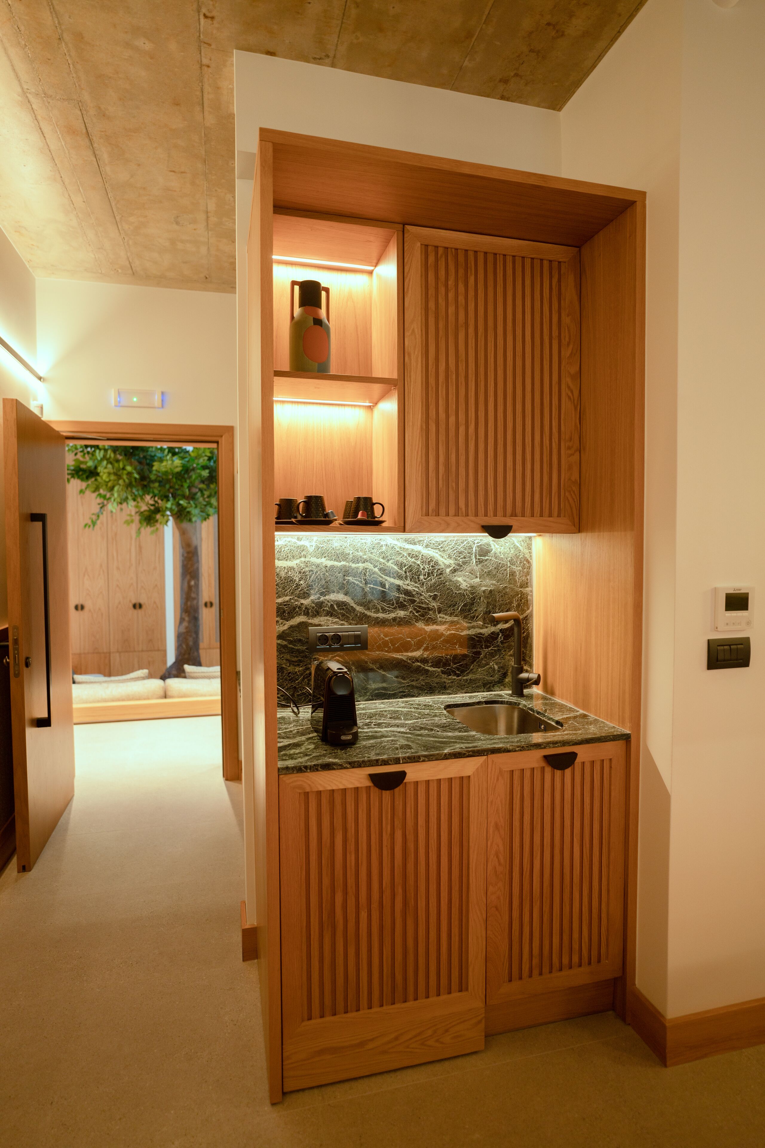 Capital Luxury Suites 0*