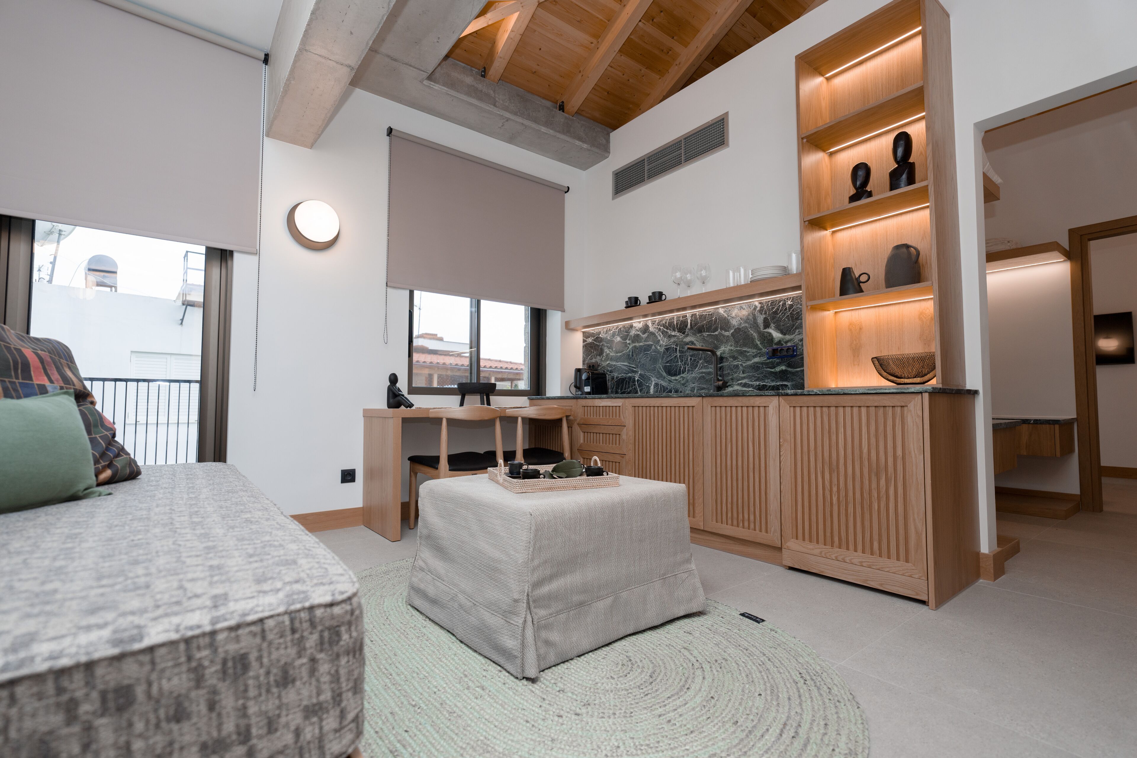 Capital Luxury Suites 0*