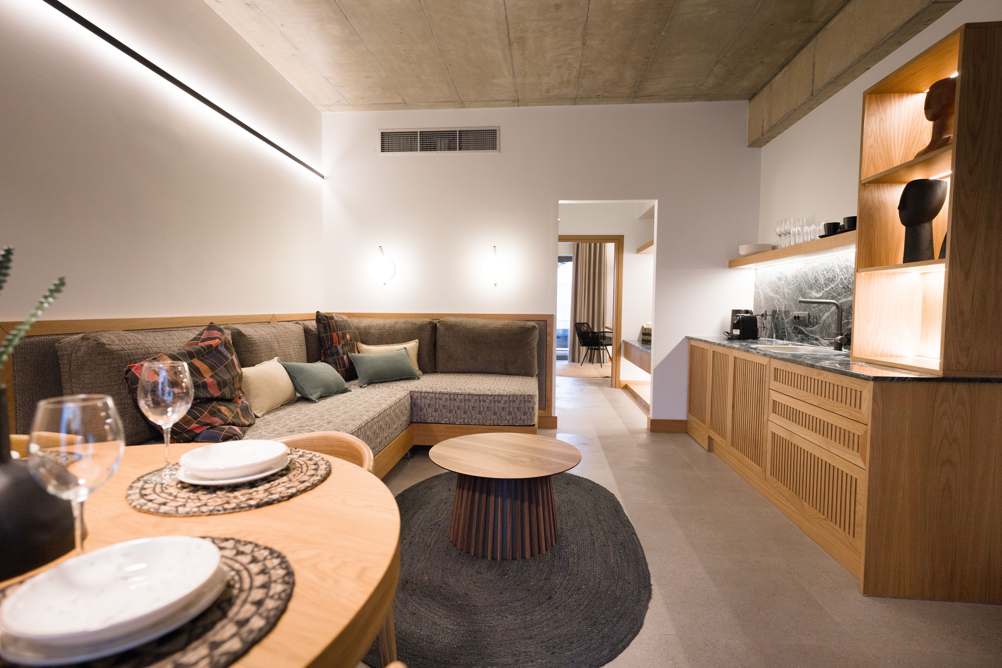 Capital Luxury Suites 0*