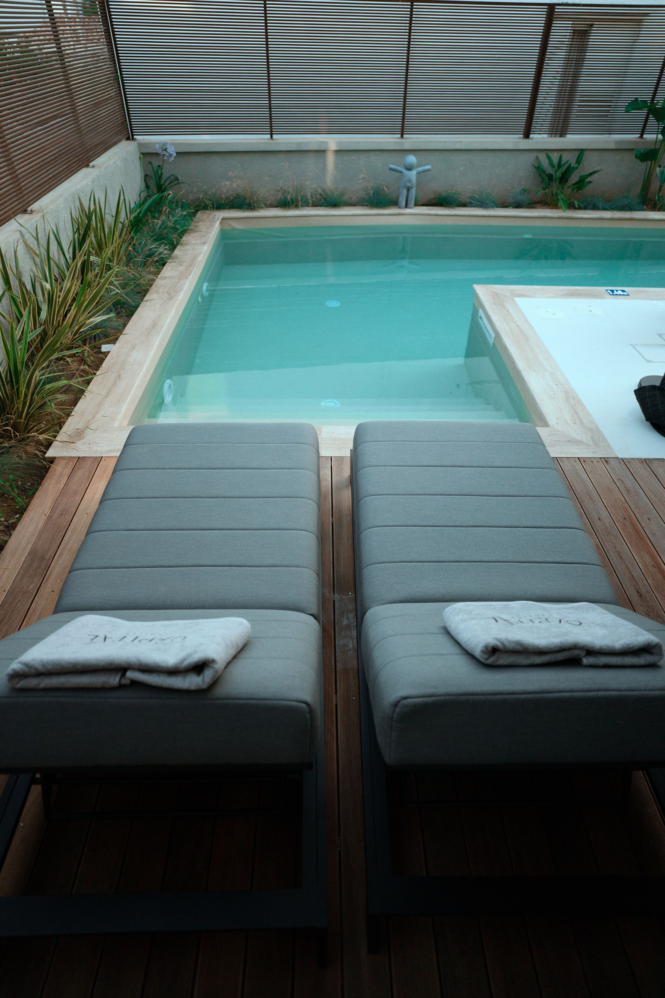 Capital Luxury Suites 0*