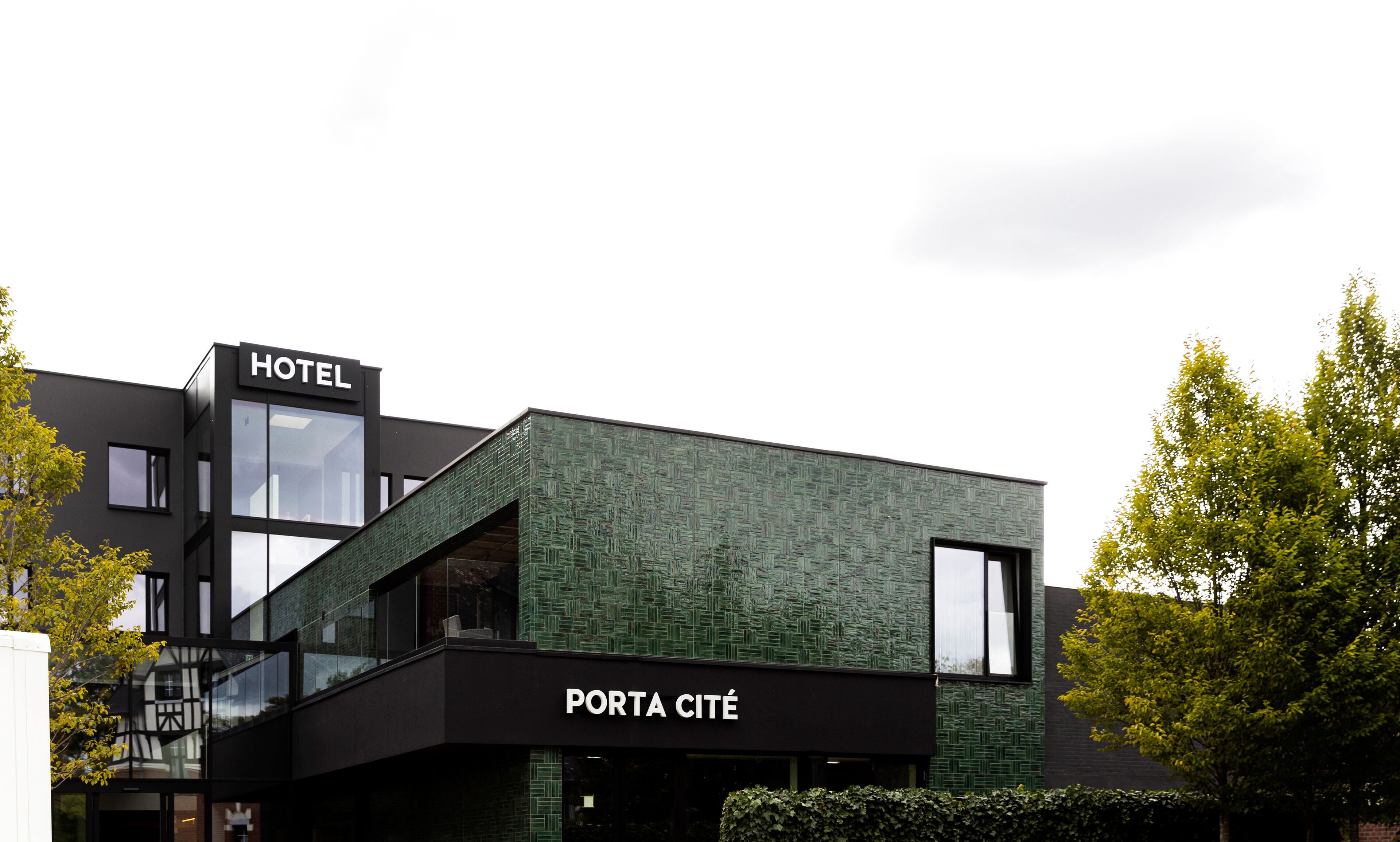 Hotel Porta Cite 3*