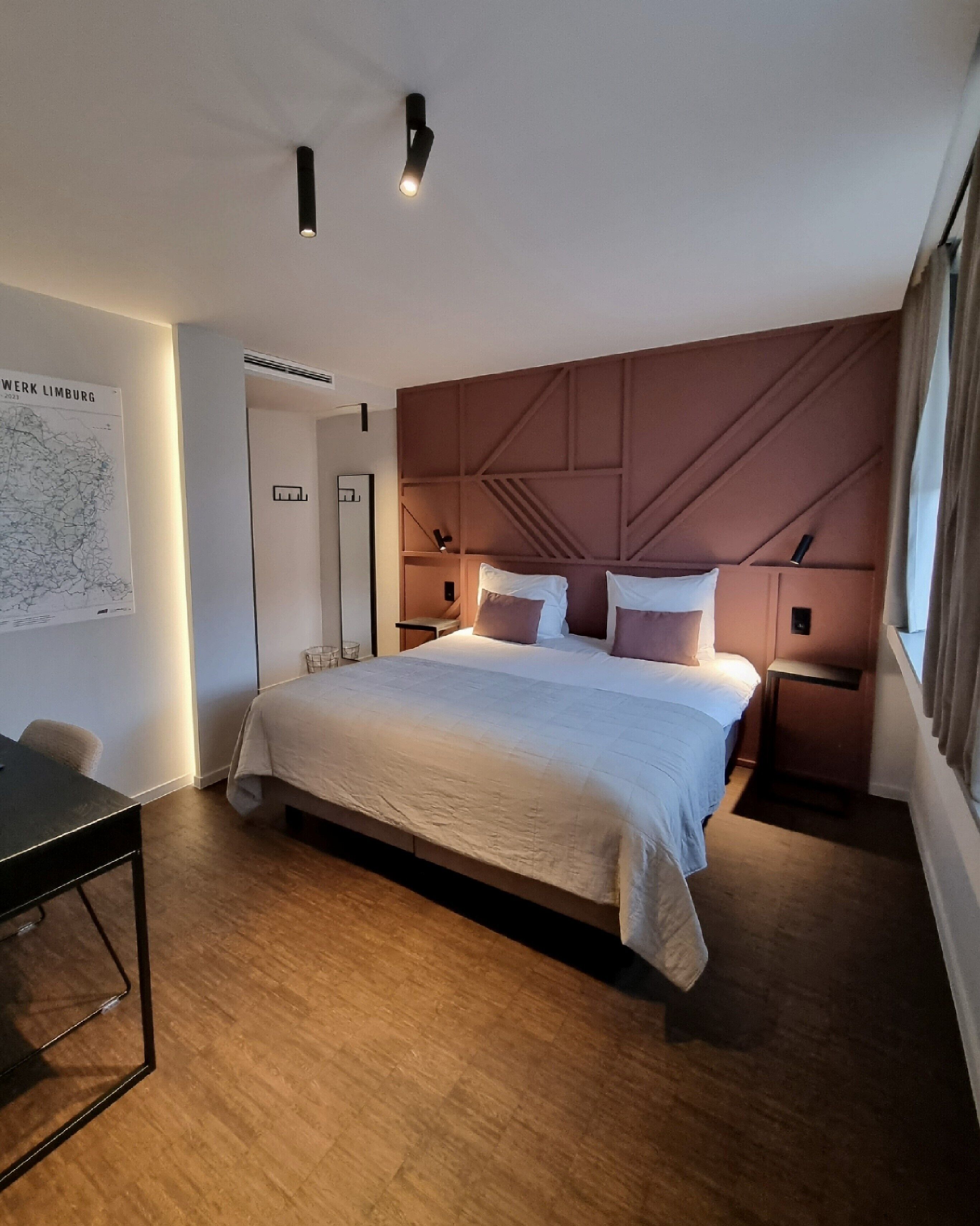 Hotel Porta Cite 3*