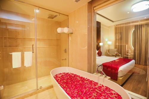 Regenta Place Jhansi by Royal Orchid Hotels Limited 4*