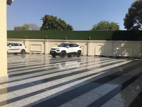 Regenta Place Jhansi by Royal Orchid Hotels Limited 4*
