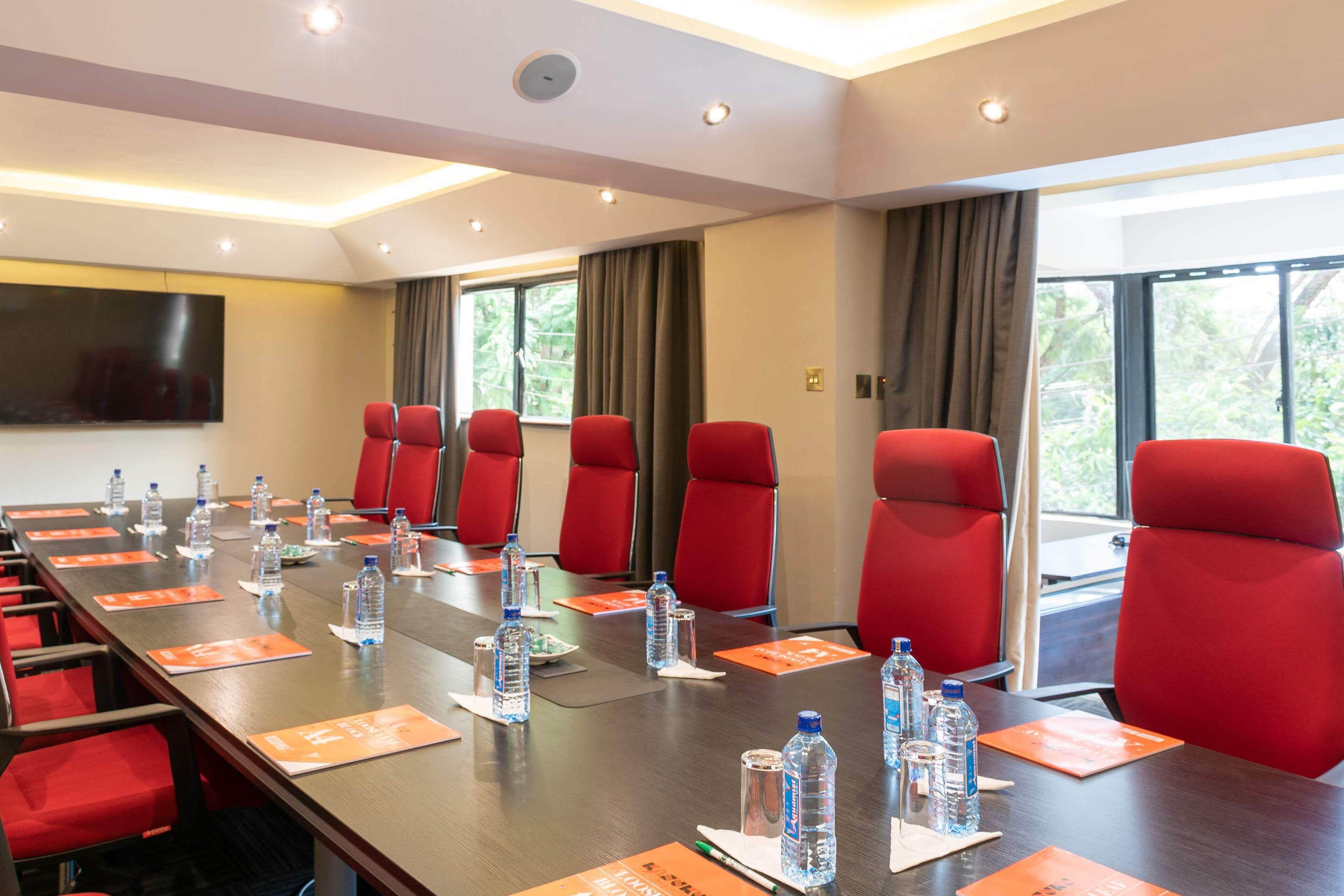 Cysuites Apartment Hotel 4*