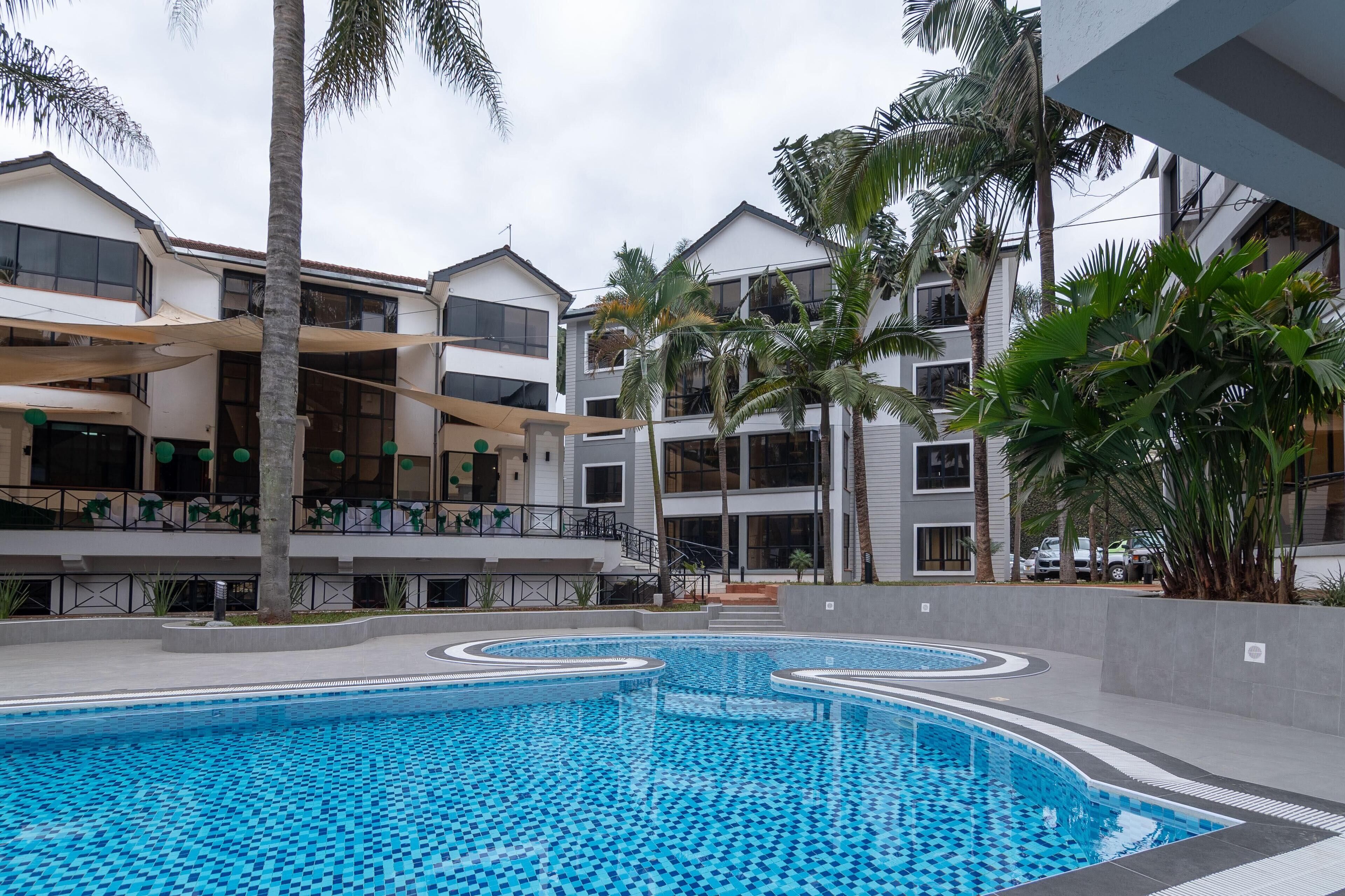 Cysuites Apartment Hotel 4*