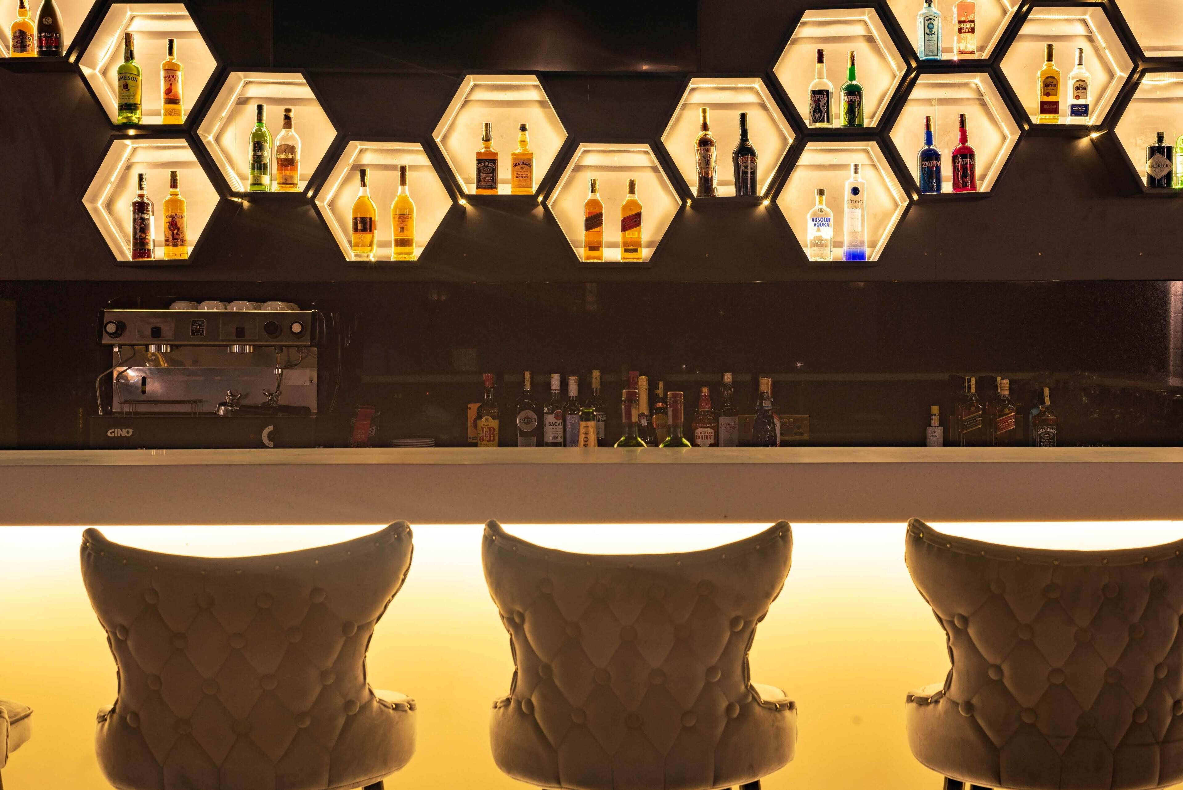 Cysuites Apartment Hotel 4*