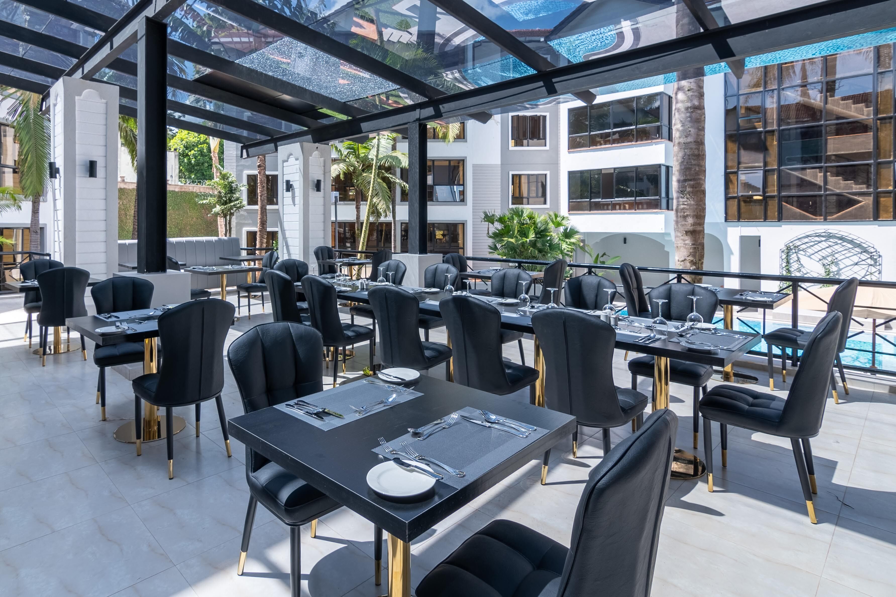 Cysuites Apartment Hotel 4*