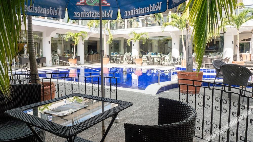 Clarkton Hotel Apartment 4*