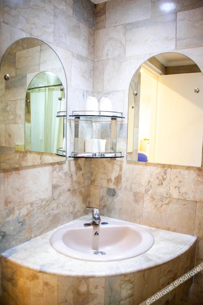 Clarkton Hotel Apartment 4*