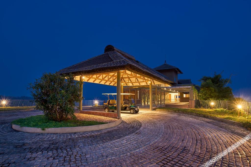 Mountain Shadows Resort Wayanad 5*