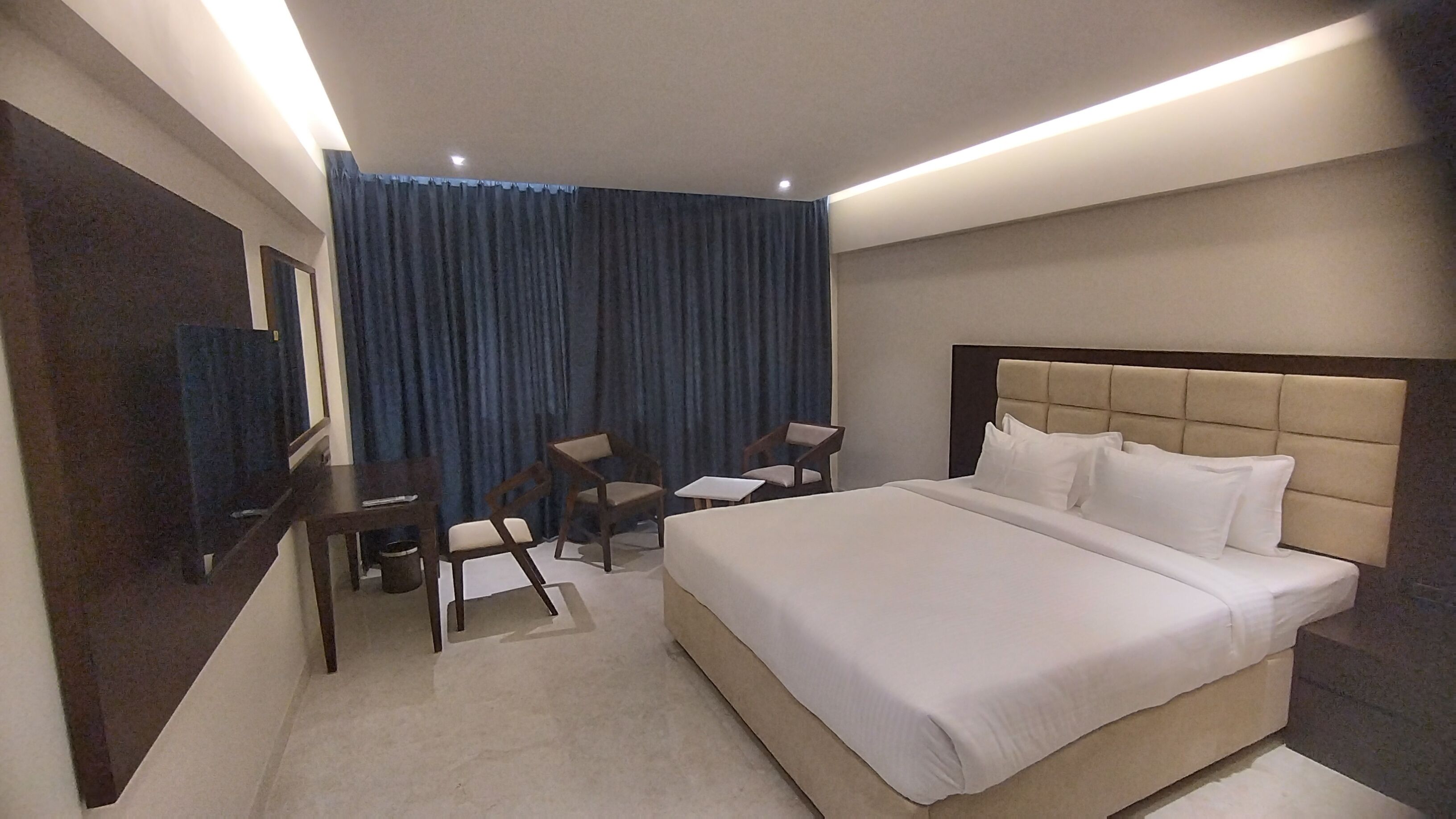 Hotel Mayura Presidency Belagavi 4*