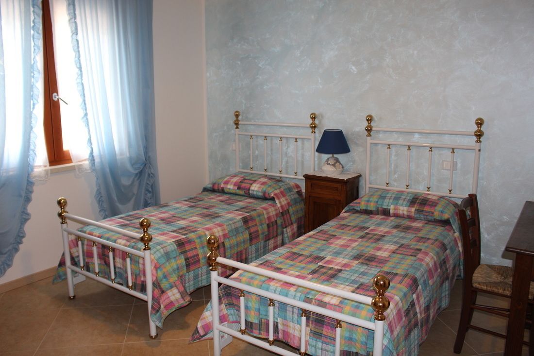 B&B Acero Rosso 3*