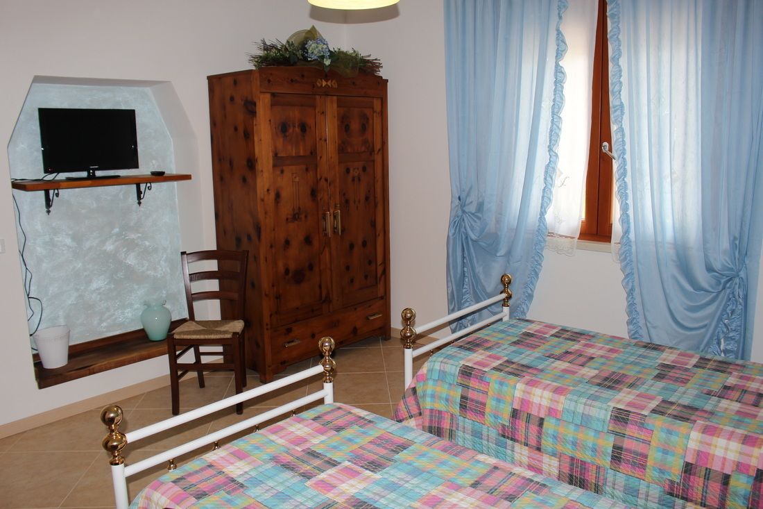 B&B Acero Rosso 3*