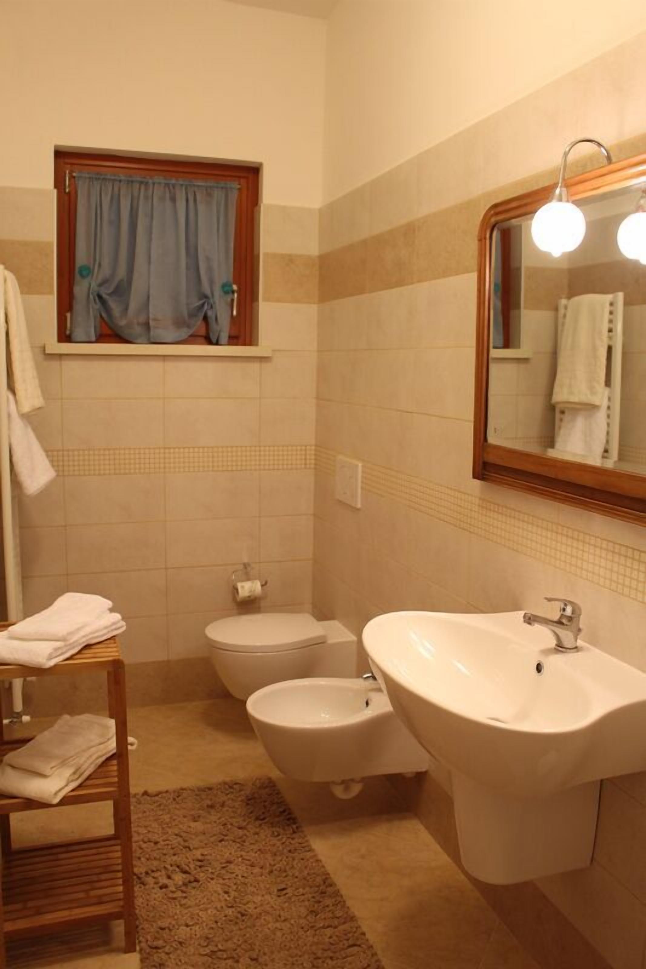 B&B Acero Rosso 3*