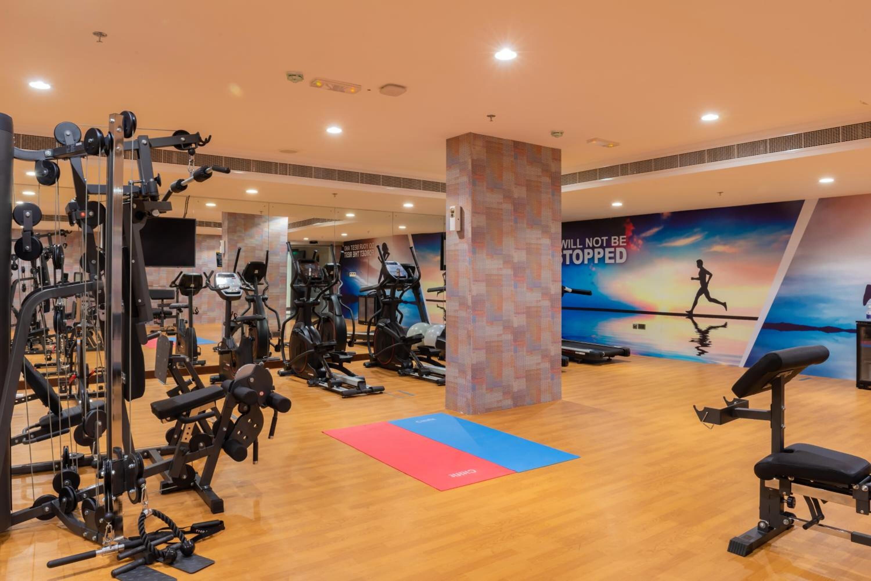 Royal Crown Hotel 4*