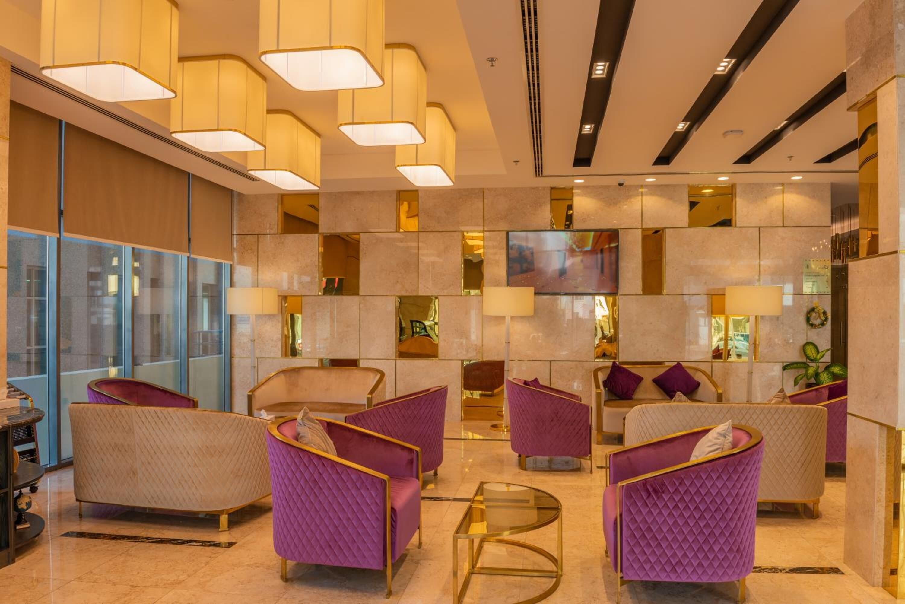 Royal Crown Hotel 4*