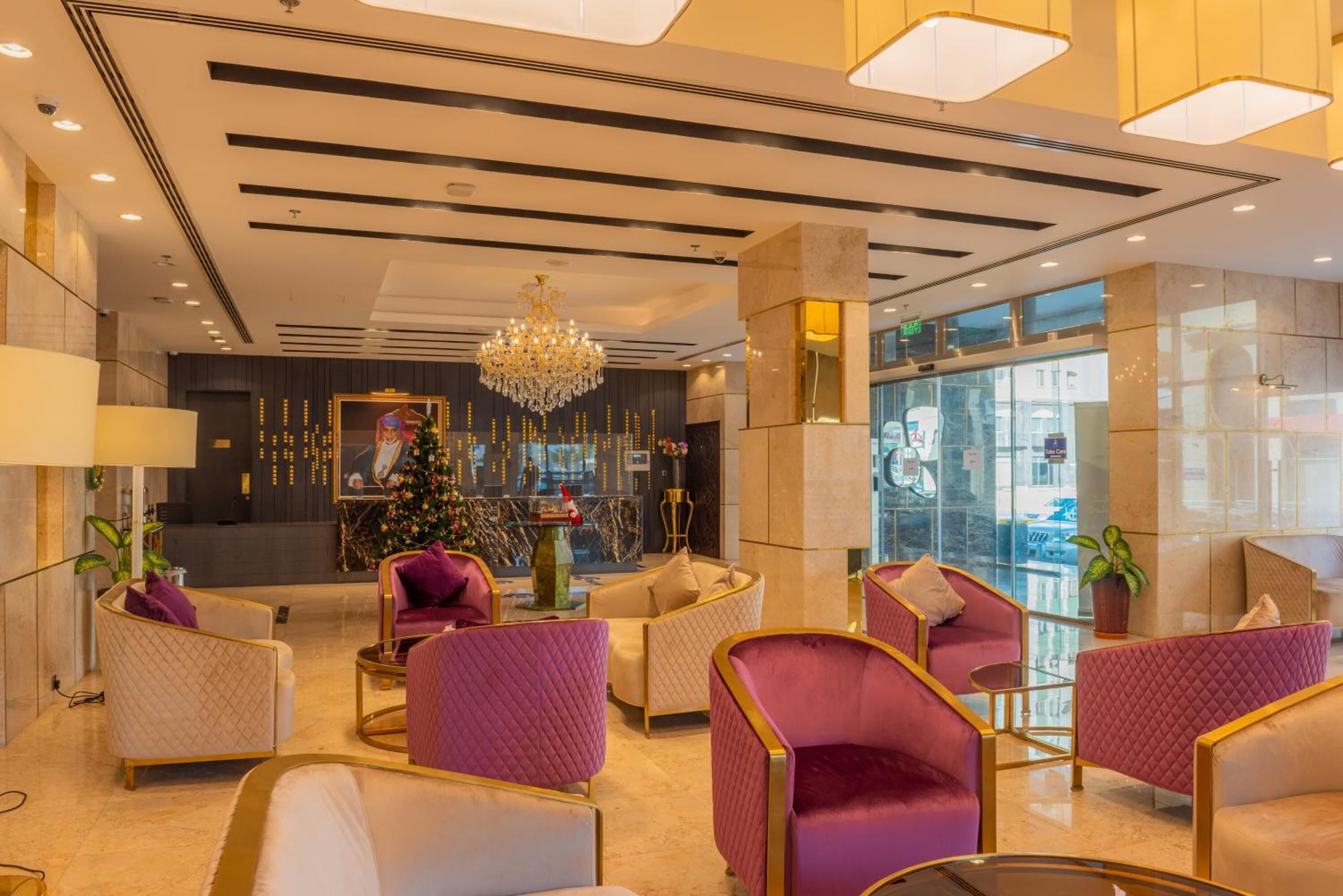Royal Crown Hotel 4*