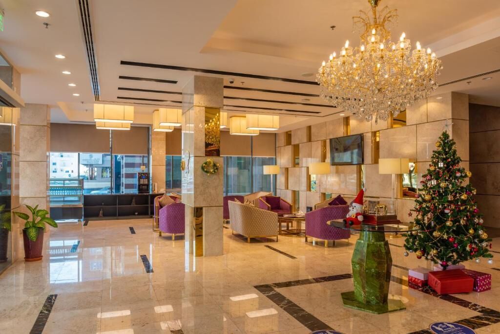 Royal Crown Hotel 4*