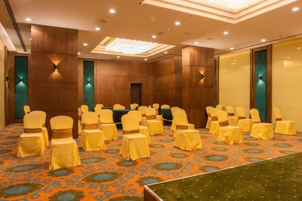 Royal Crown Hotel 4*