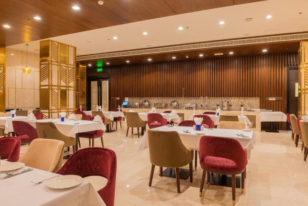 Royal Crown Hotel 4*