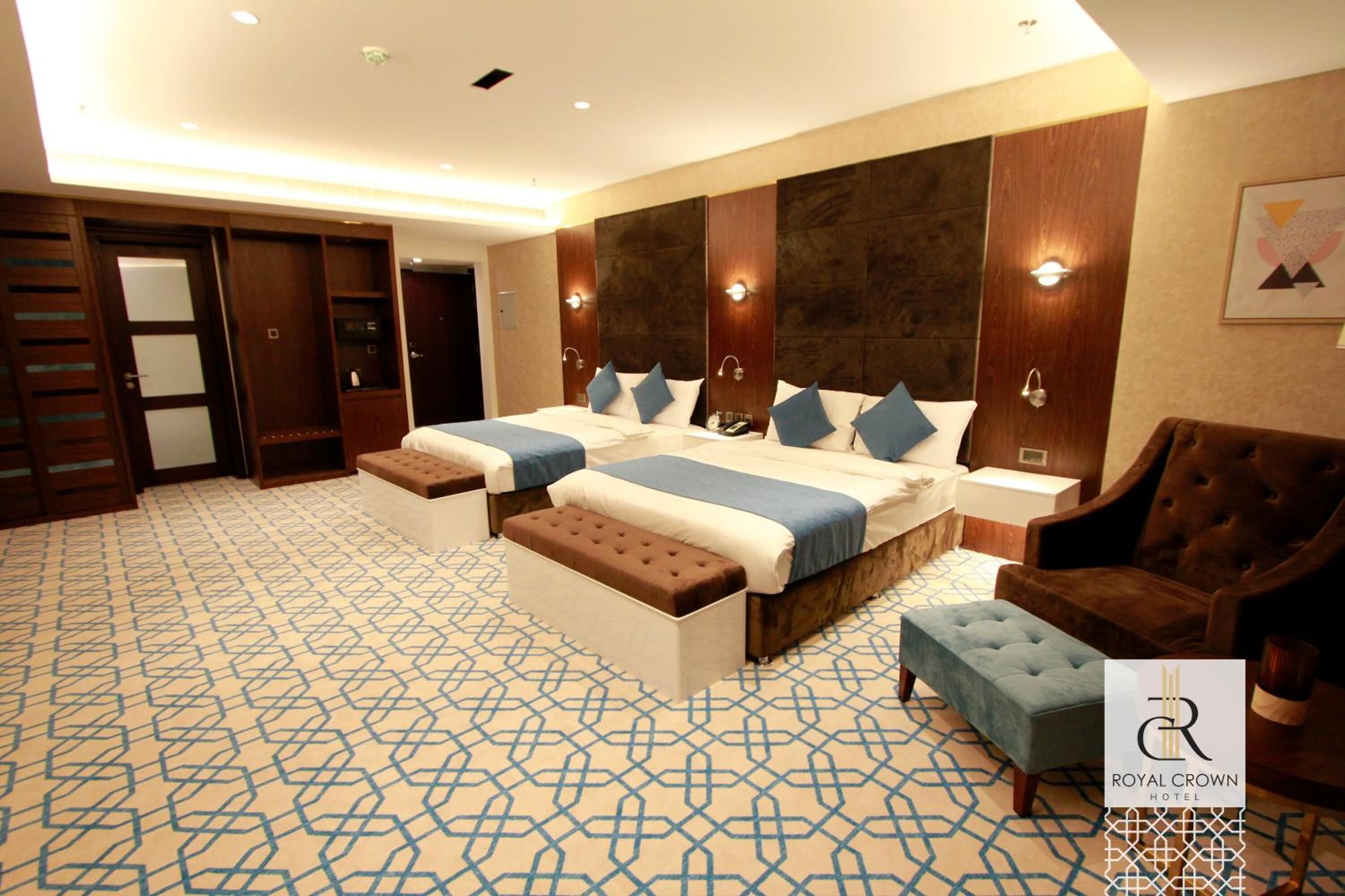 Royal Crown Hotel 4*
