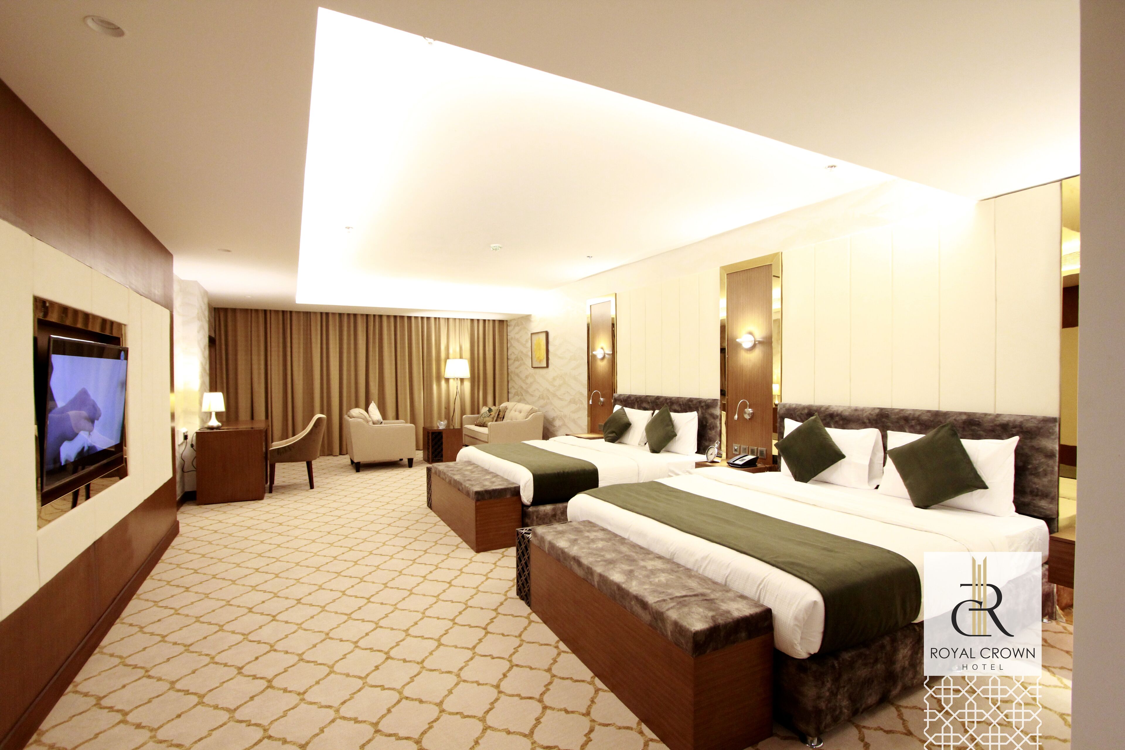Royal Crown Hotel 4*
