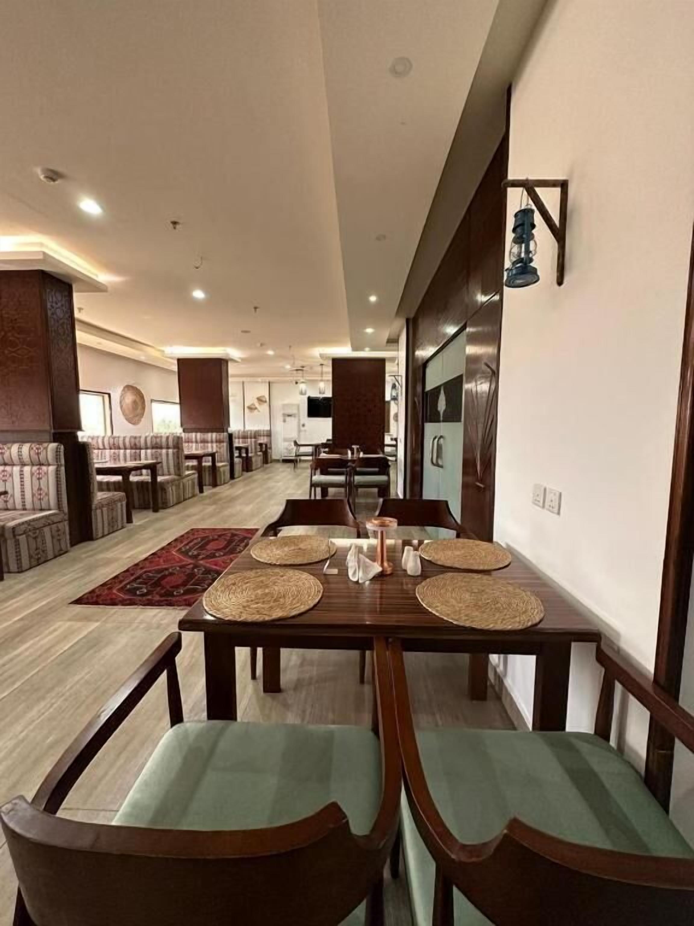Makarim Palm Hotel 2*